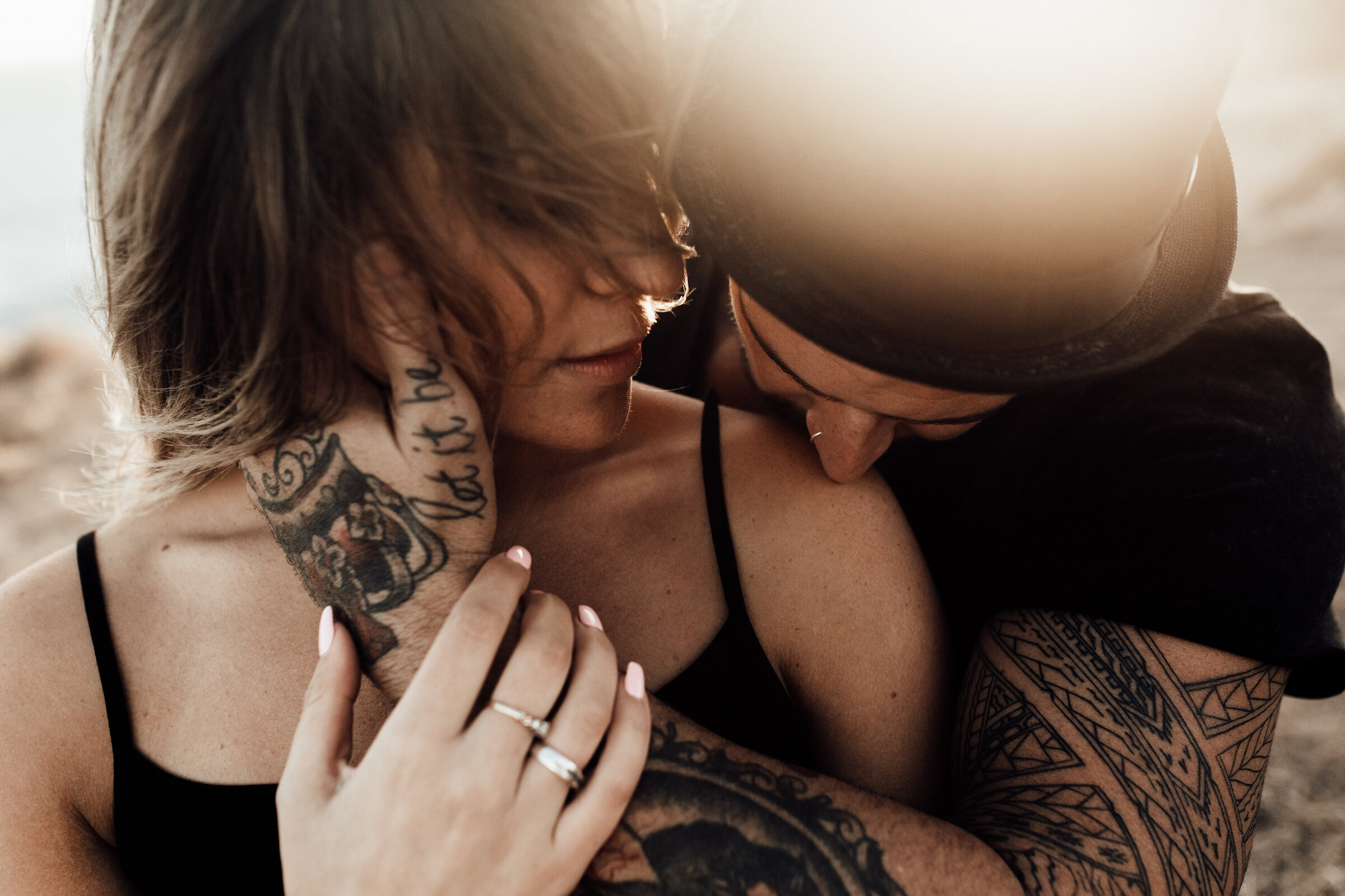 Couple kissing at sunset. Tattooed Couples Photos in Melbourne Sapphire and Stone Photography