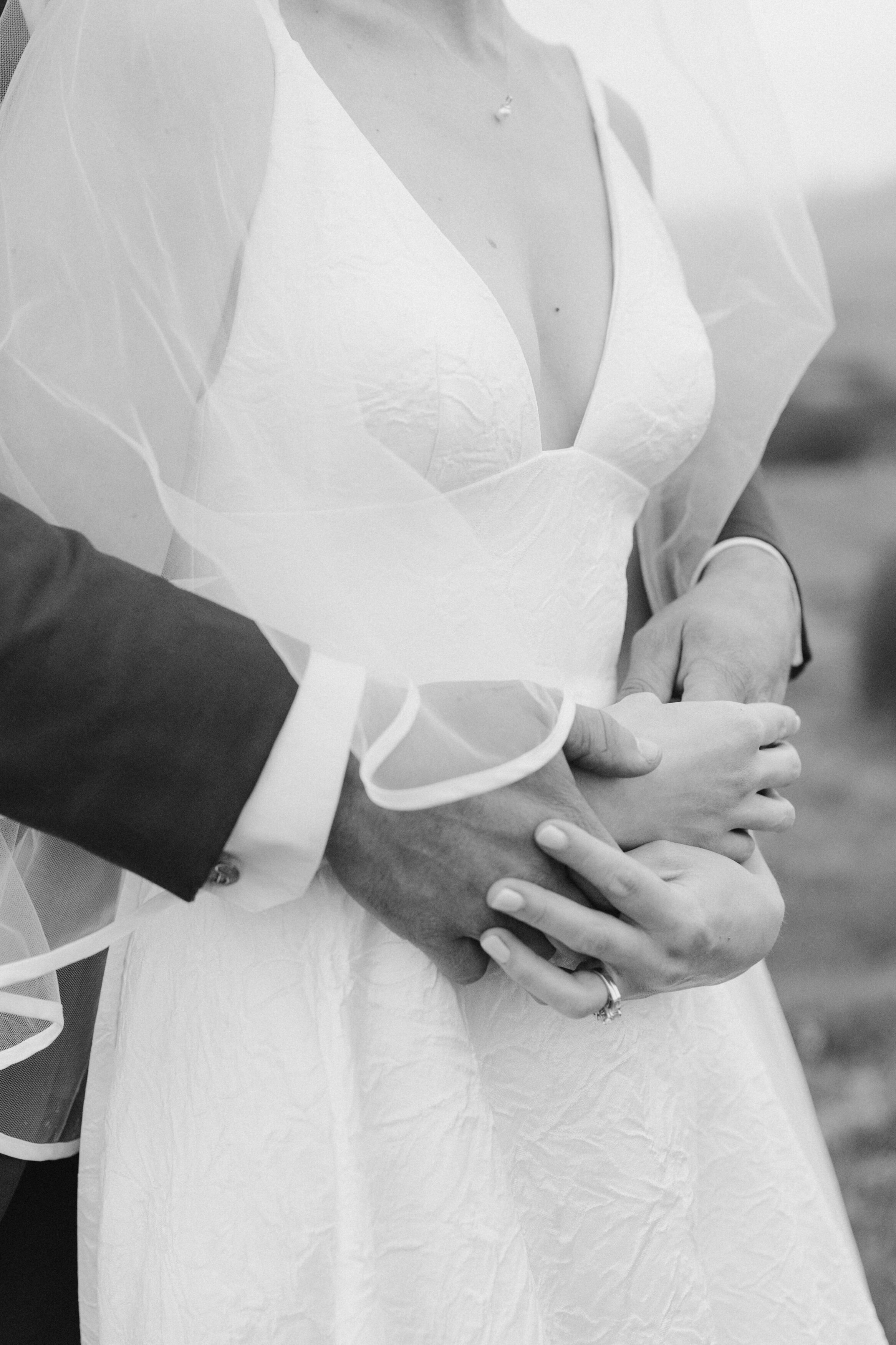4.26.25_amelia_steven_wedding_tomalesbay_sneak-37
