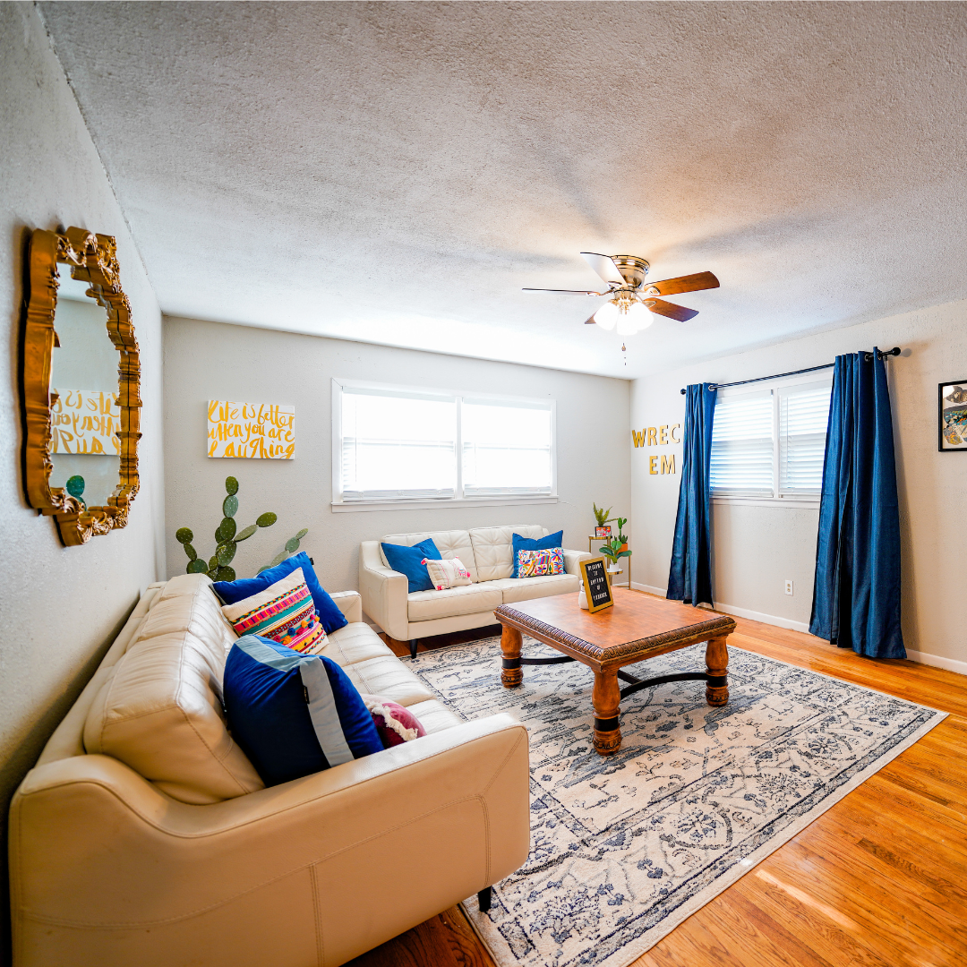 Living Room 2 - 2