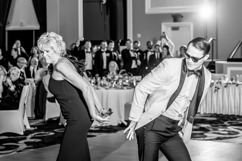 first dances-stl wedding photography- river city casino- erika rene photography