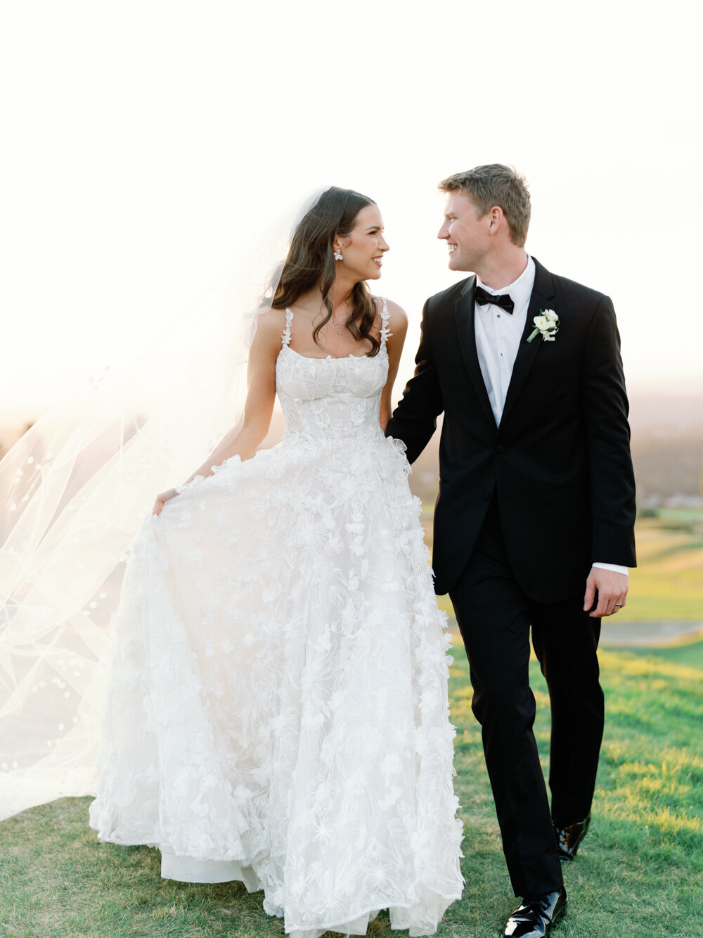 newcastle-golf-club-wedding-golden-hour-portraitsSeattle-Wedding-Photographer-098