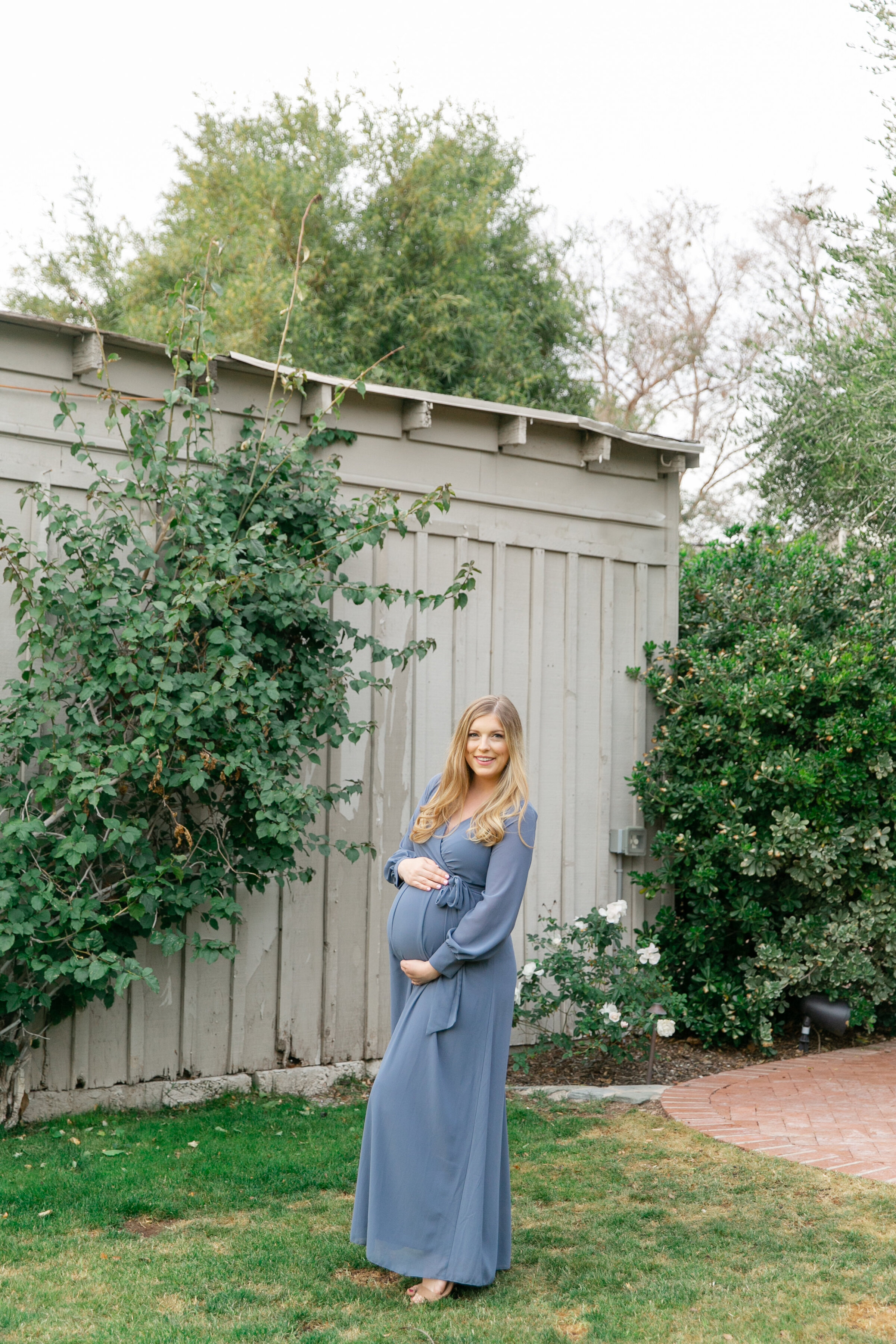 Karlie Colleen Photography - Phoenix Arizona Maternity Session - Green Historic Home - Hannah & Calvin -53