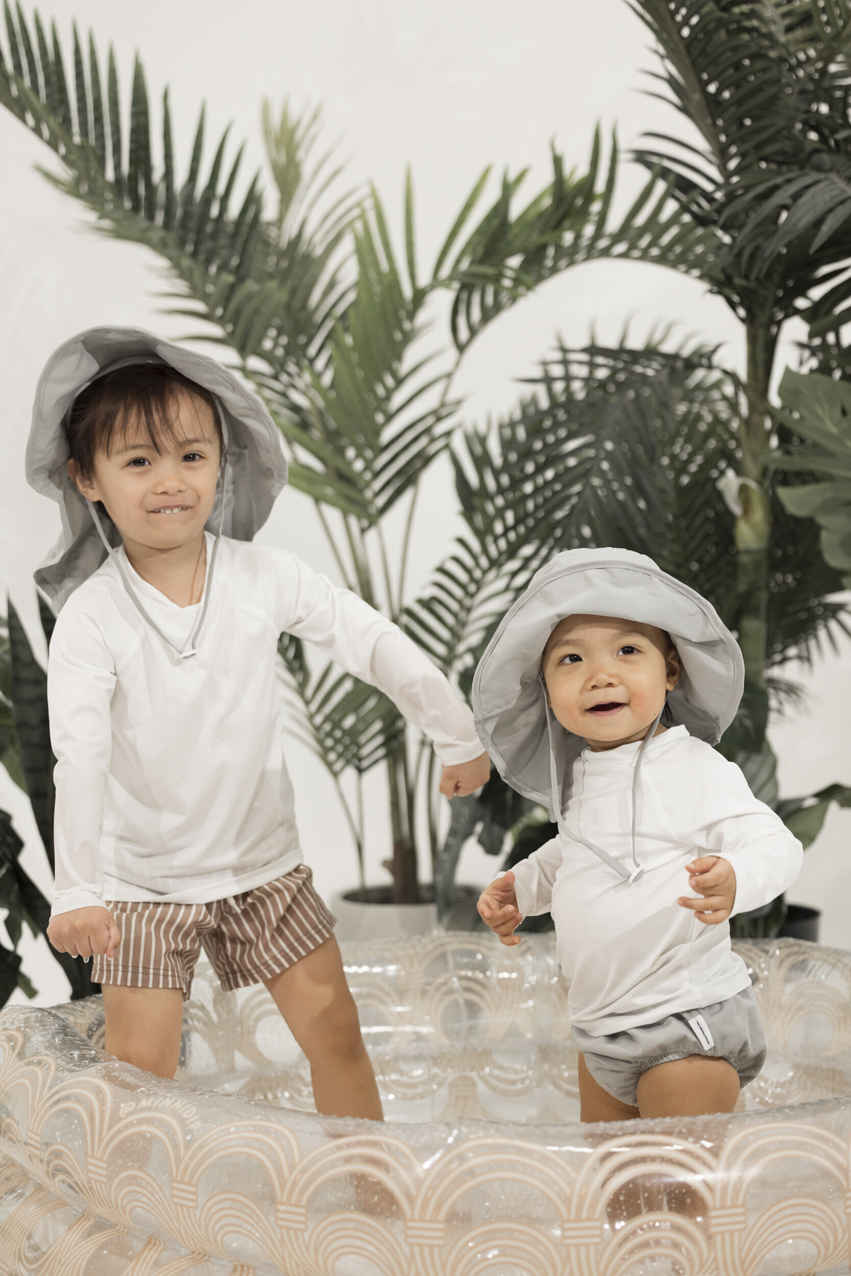 027TinyTwinkleSPRINGSunhatSwimDiaperFullyAlivePhotography2023web
