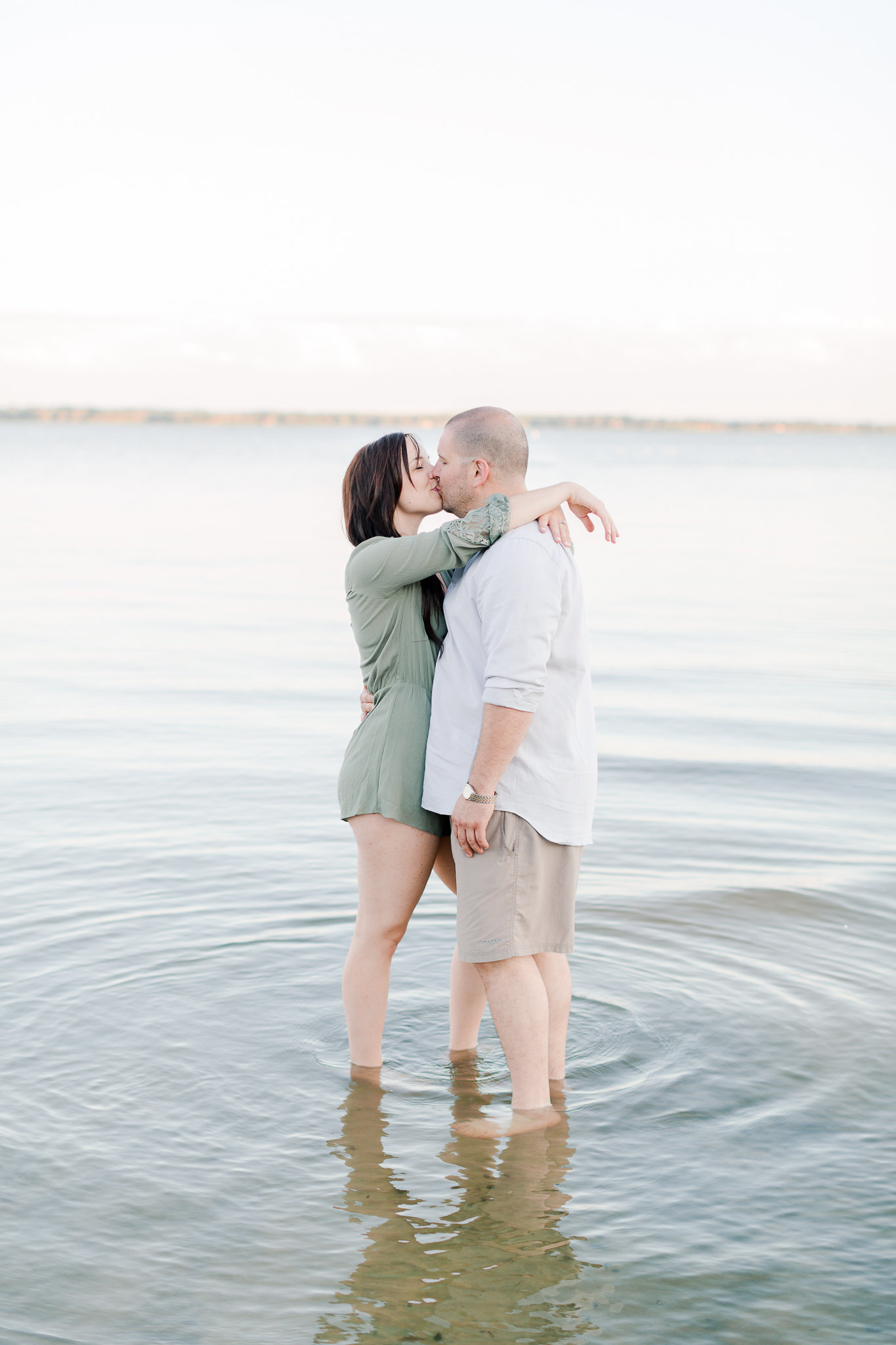 photographe-fiancailles-montreal-parc-national-oka-lisa-renault-photographie-beach-engagement-session-46