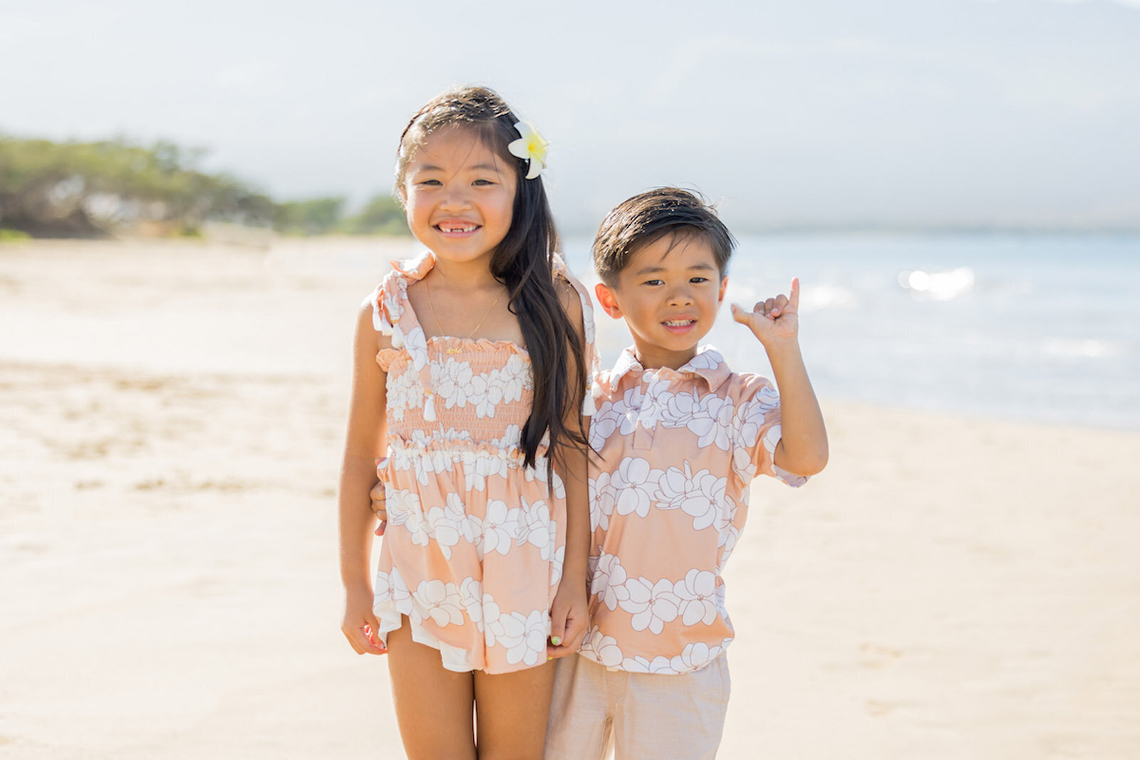 Photographers in Oahu Hawaii taking photos of children