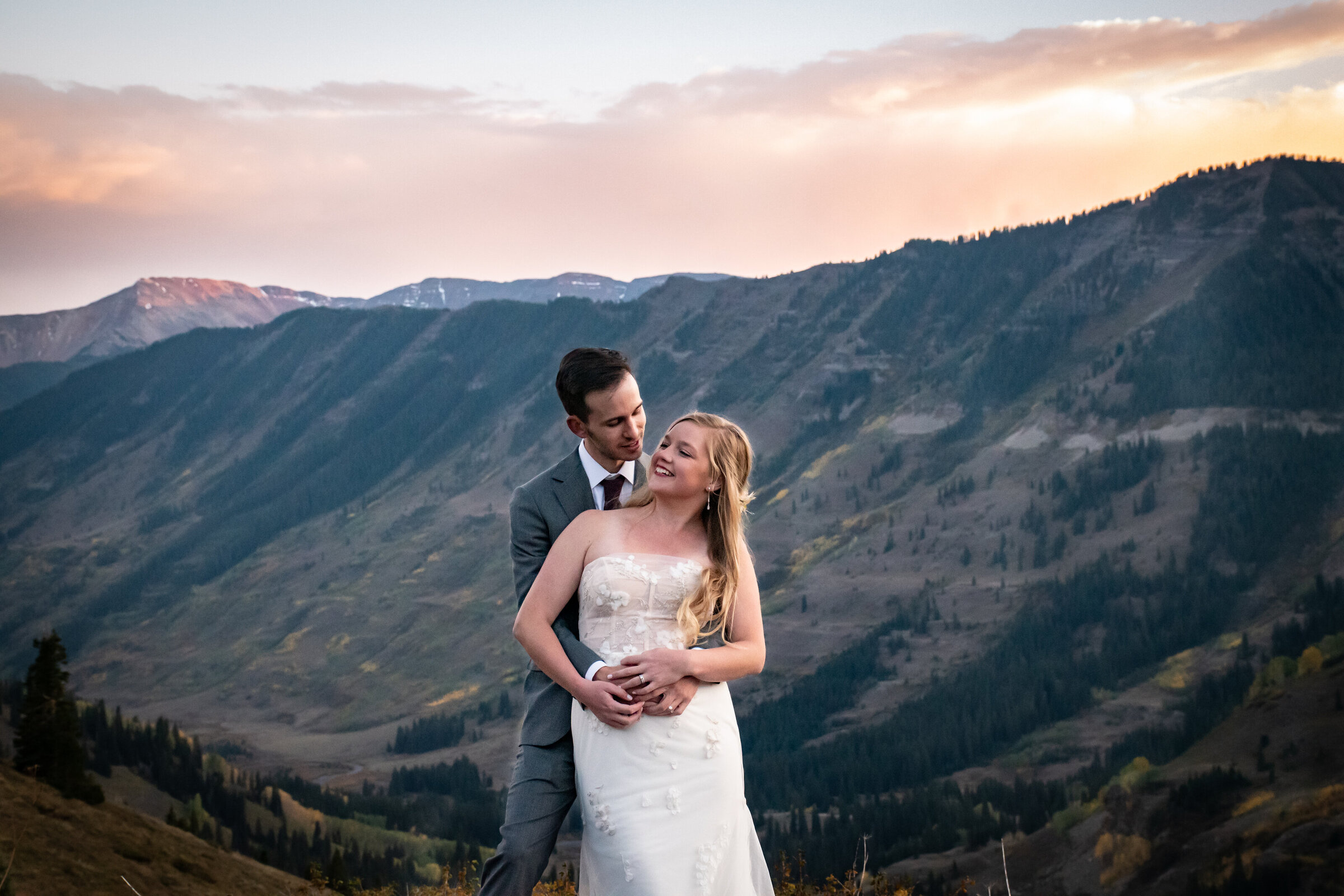 Sunset elopement Crested Butte Colorado photographer