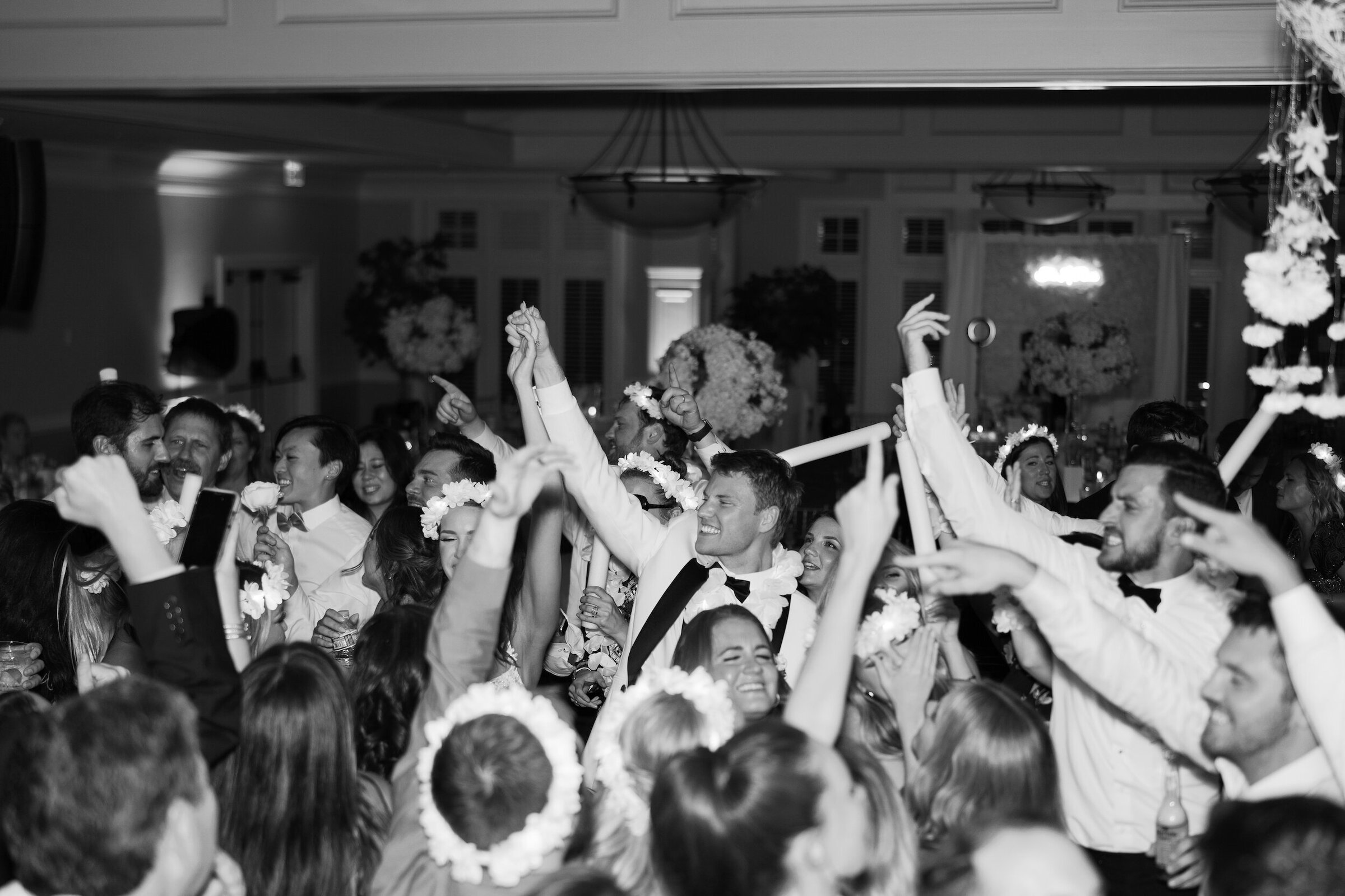 newcastle-golf-club-wedding-ballroom-dance-party