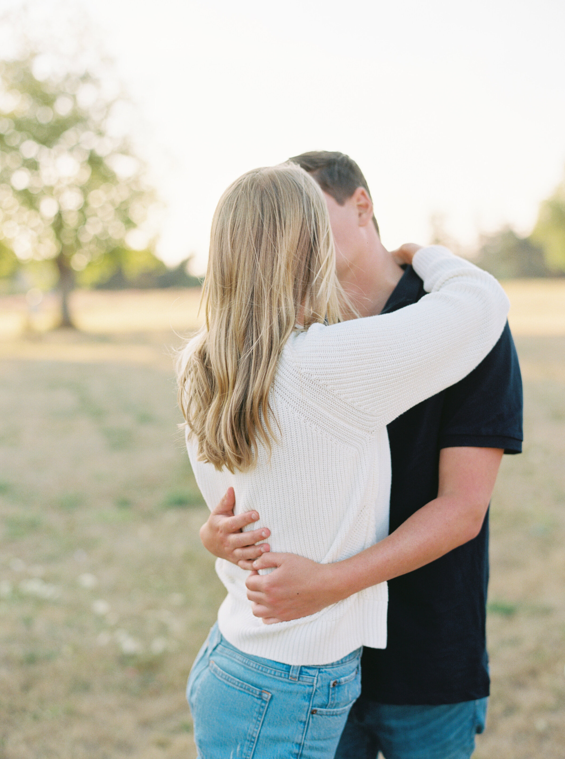 seattle-discovery-park-engagement-photos-summer-3