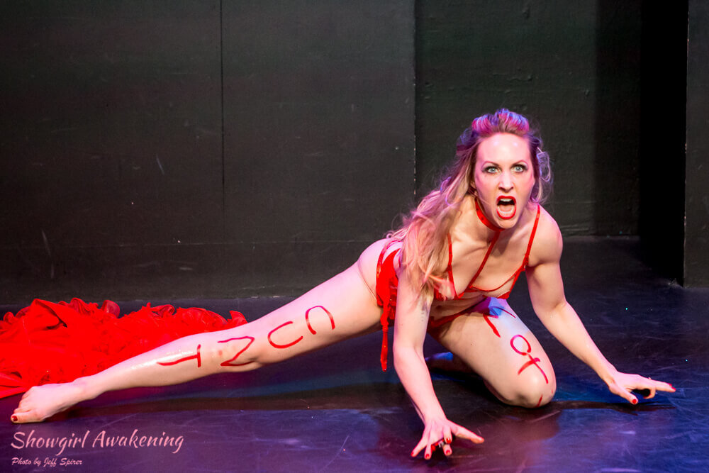 woman_burlesque_red_costume