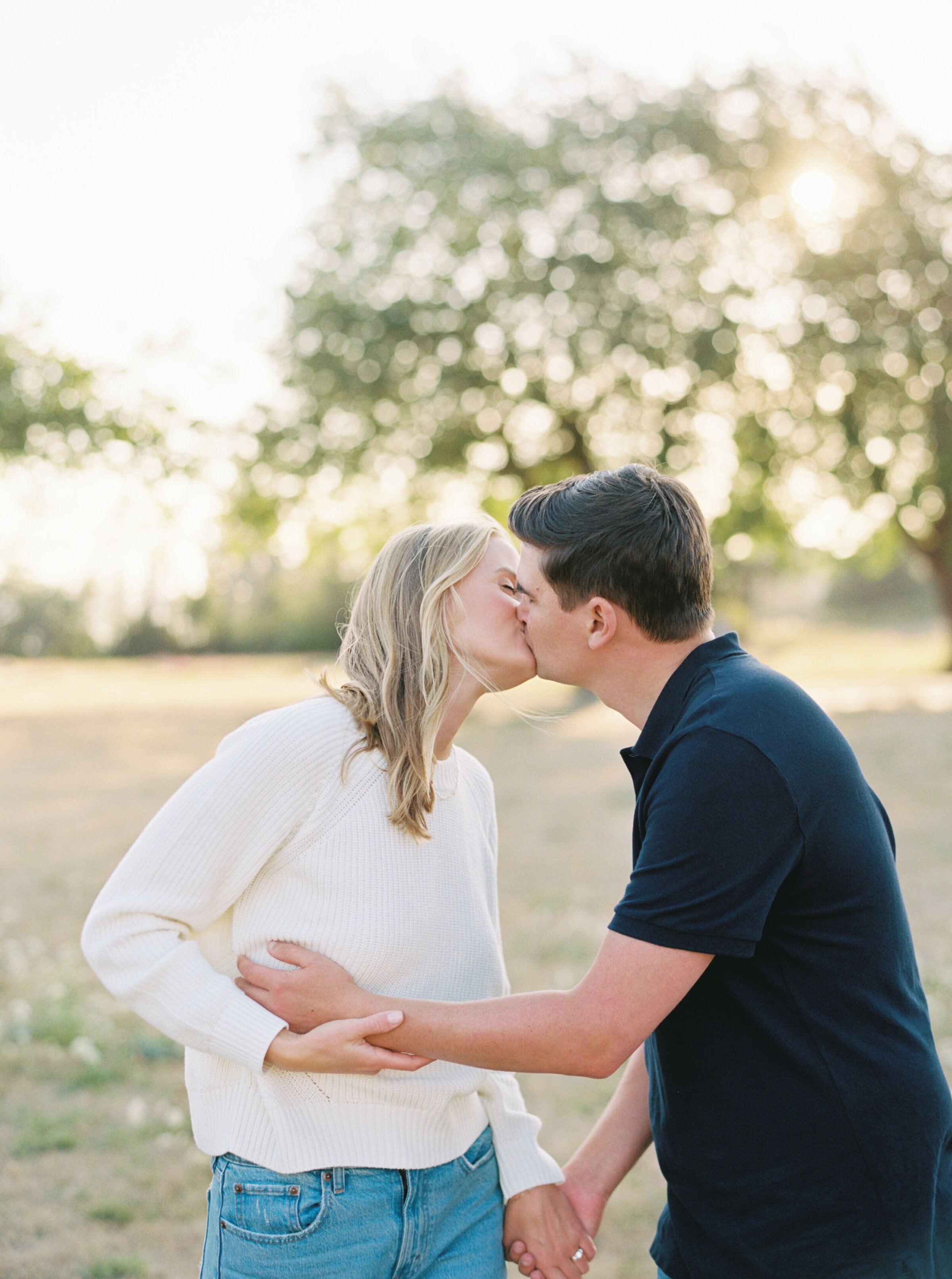 seattle-discovery-park-engagement-photos-summer-2