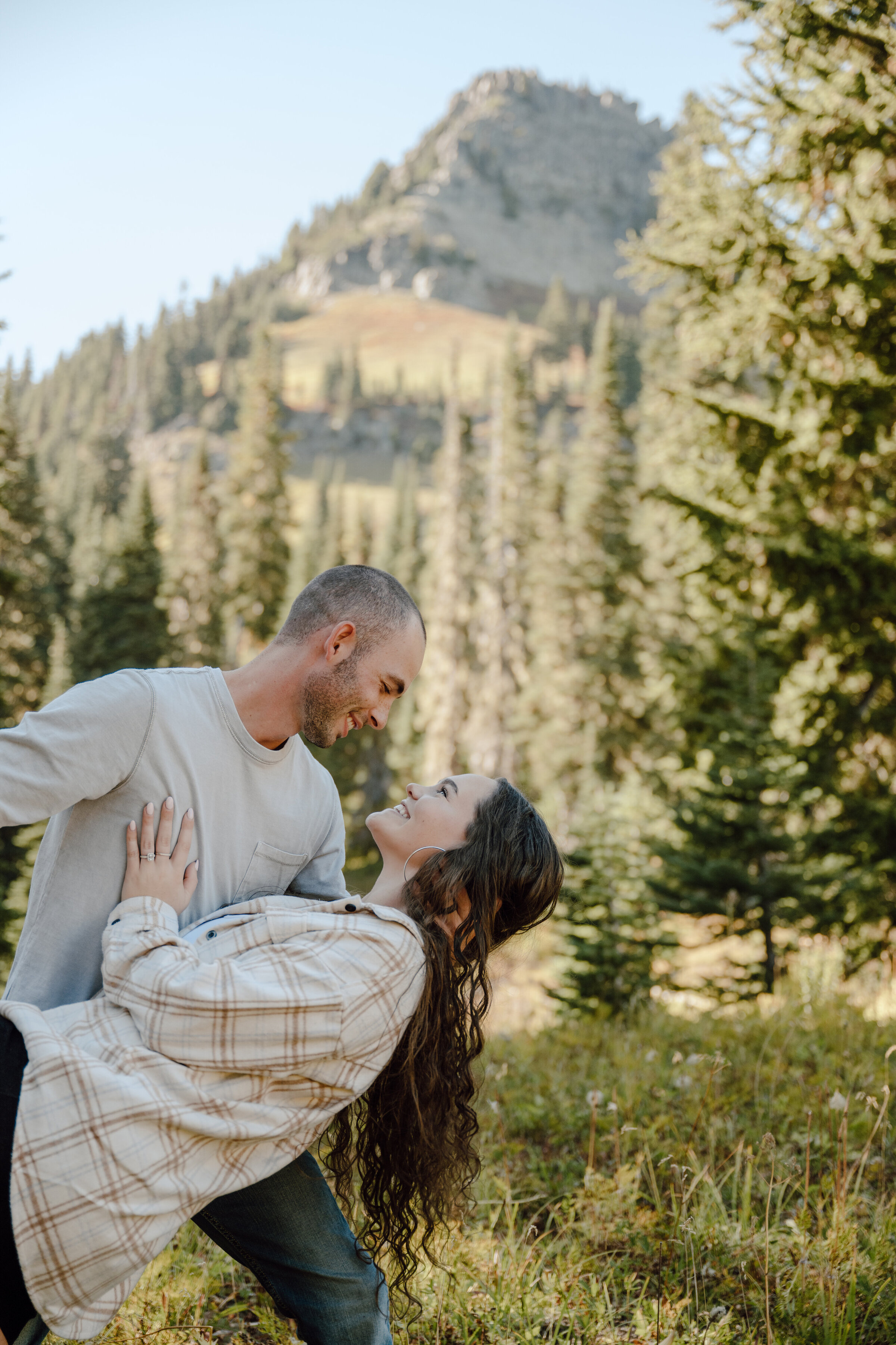 spenser-couple-mount-rainier-washington-32