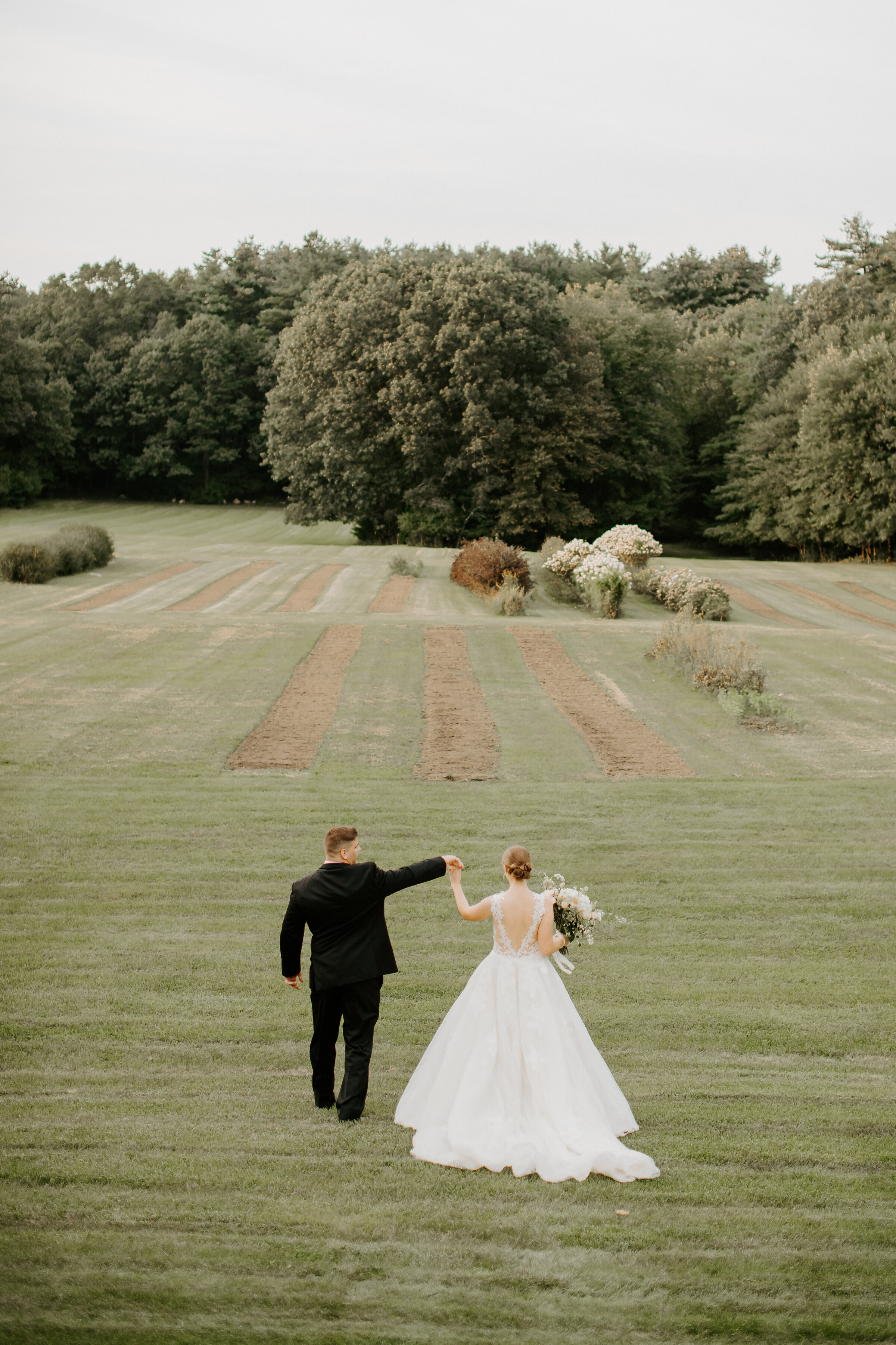 Liam-Victoria-Little Flower Farm-Hopkinton-MA-857