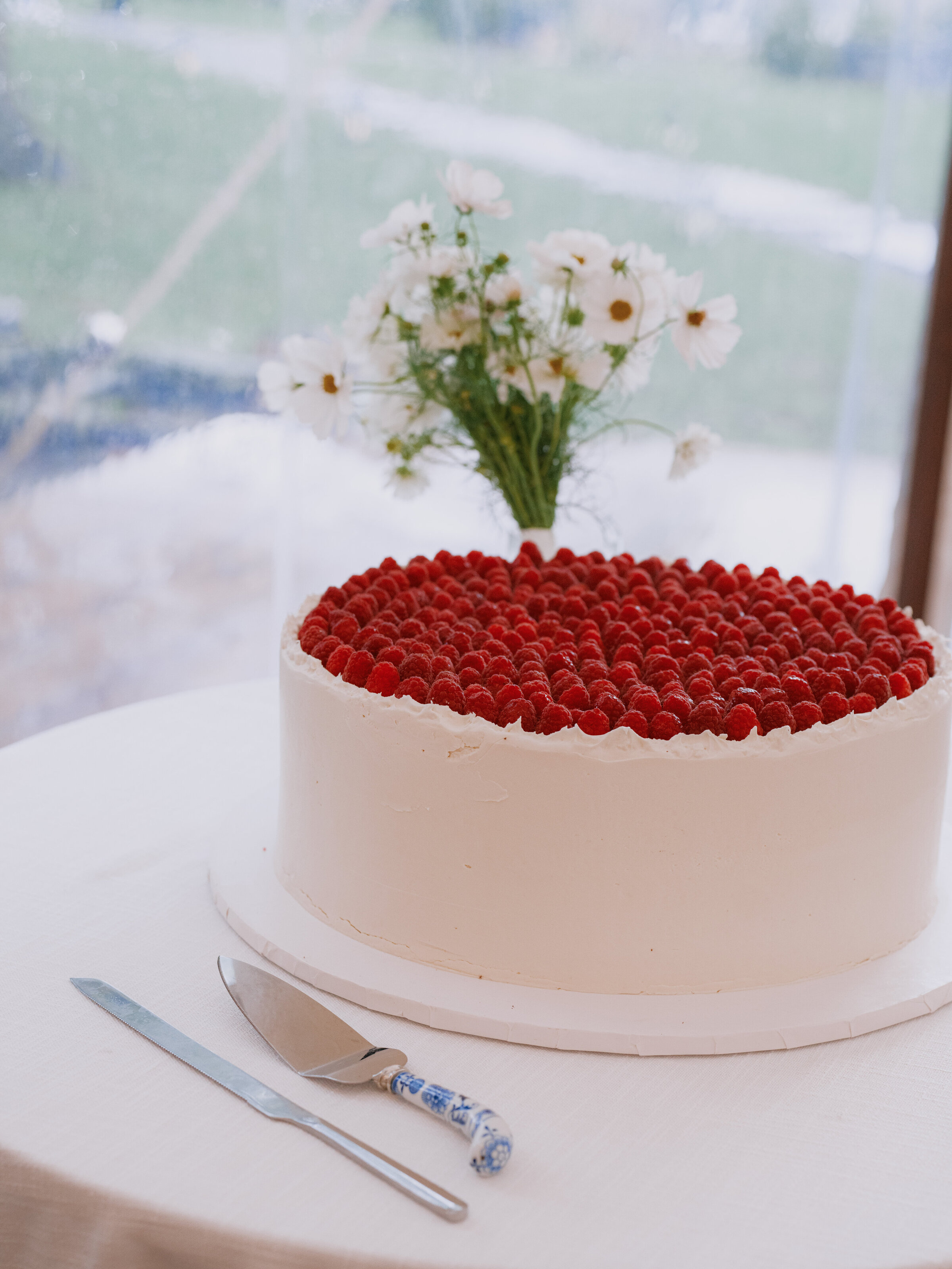 Hudson-Valley-Wedding-Planner-Glynwood-Farm-Wedding-Cake-01