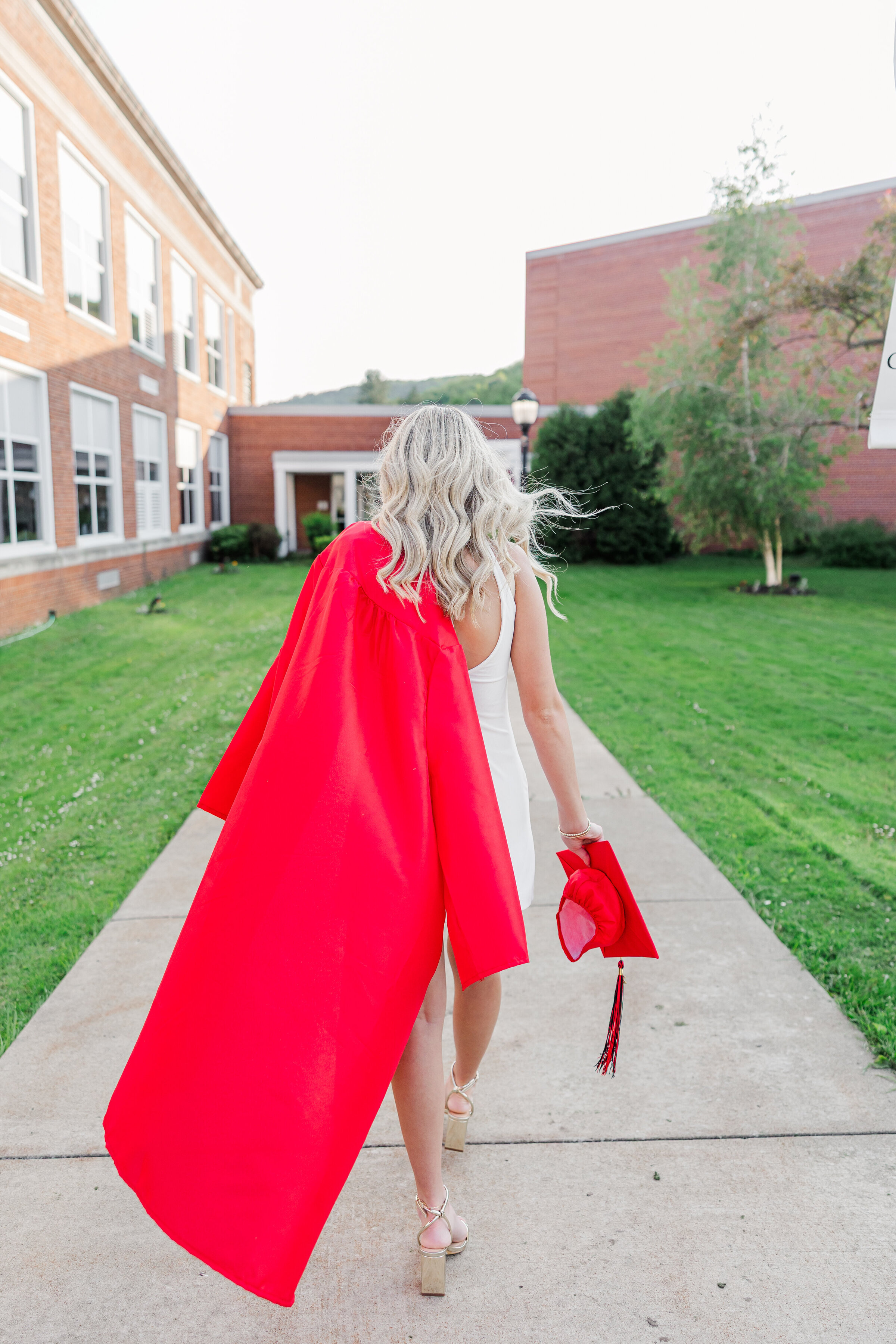EBP-KendallCapandGown5143