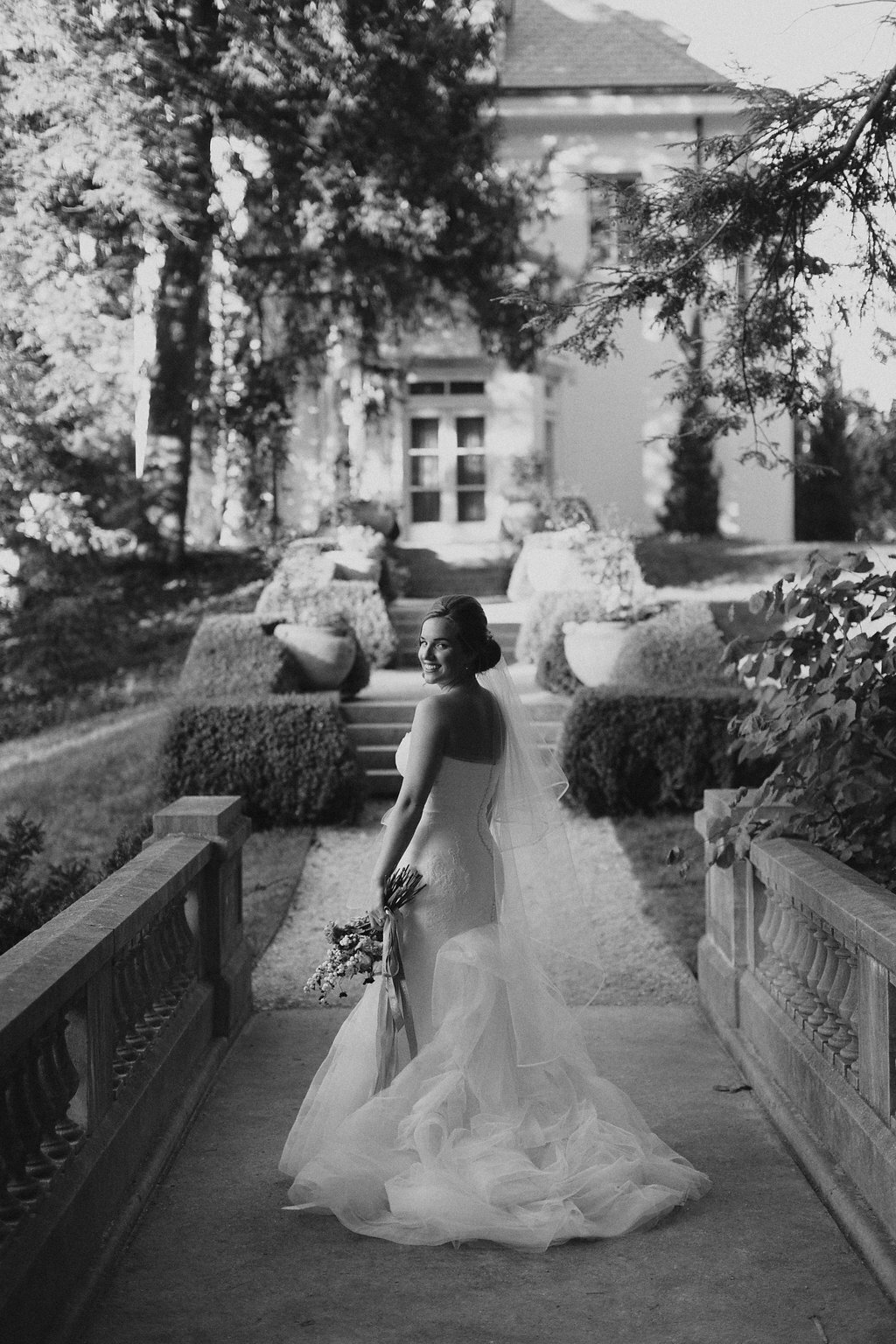 indianapolis-indiana-wedding-woodstock-club-bride-portraits