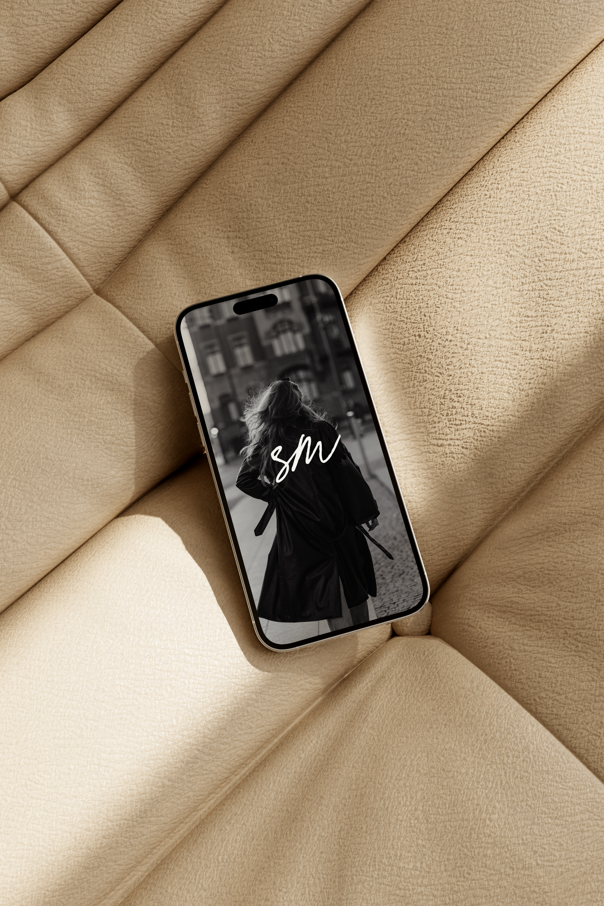 LAMORNAIPHONE1