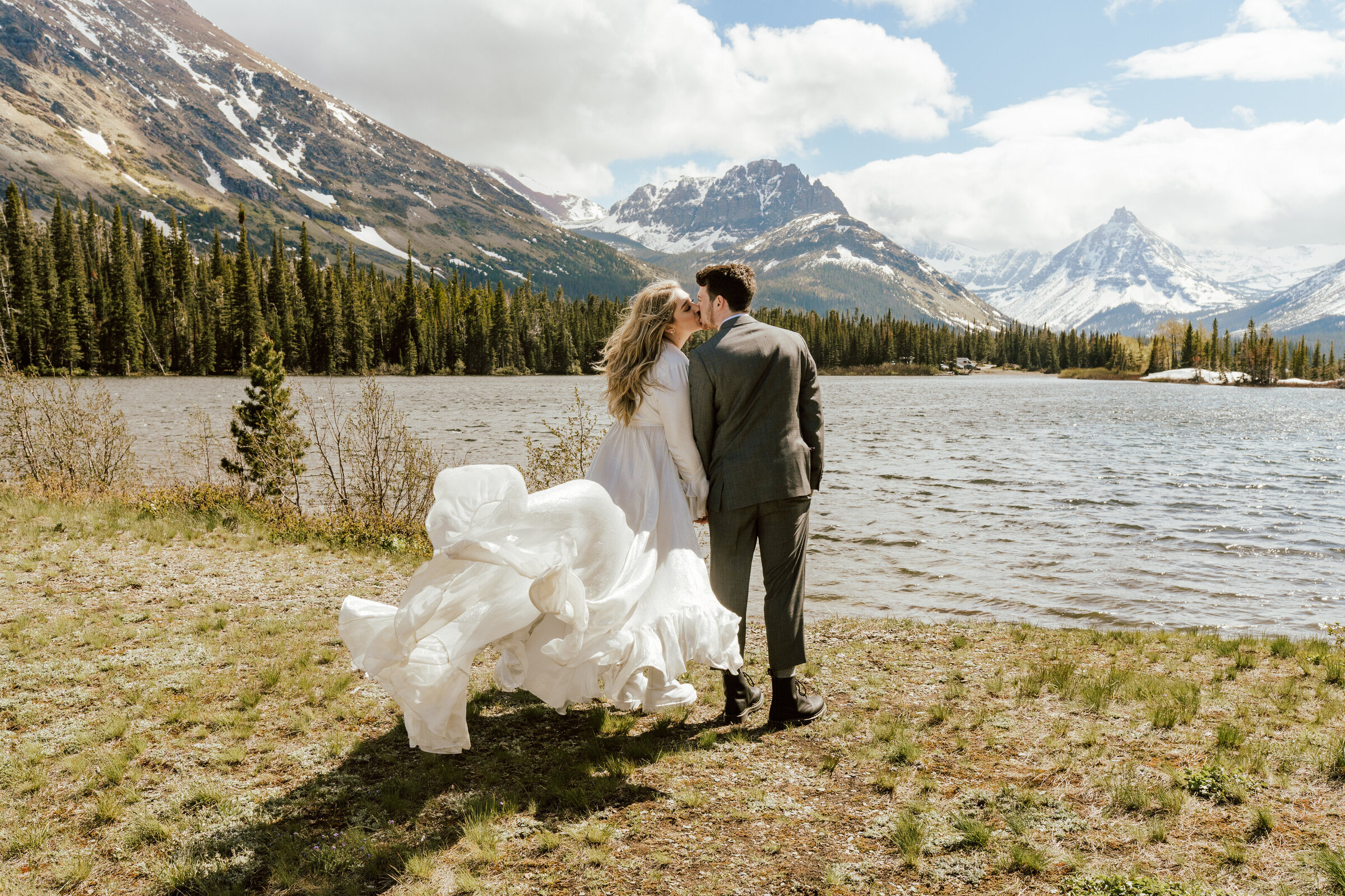 High Pointe Estate wedding. Liberty Hill Texas. Large wedding party photo.  Indian Wedding. Maroon bridesmaid dresses. Fall wedding colors. Black tie wedding photographer.  North Austin.