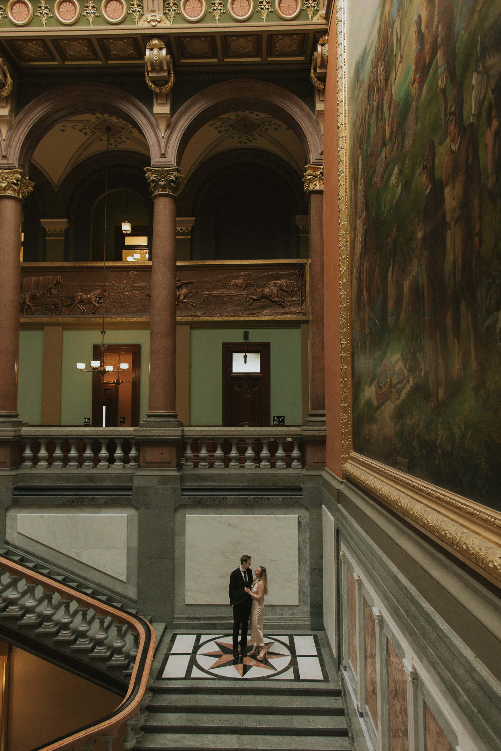 elopement-courthouse-romantic-capitol-photos-wedding-rachael-marie-28