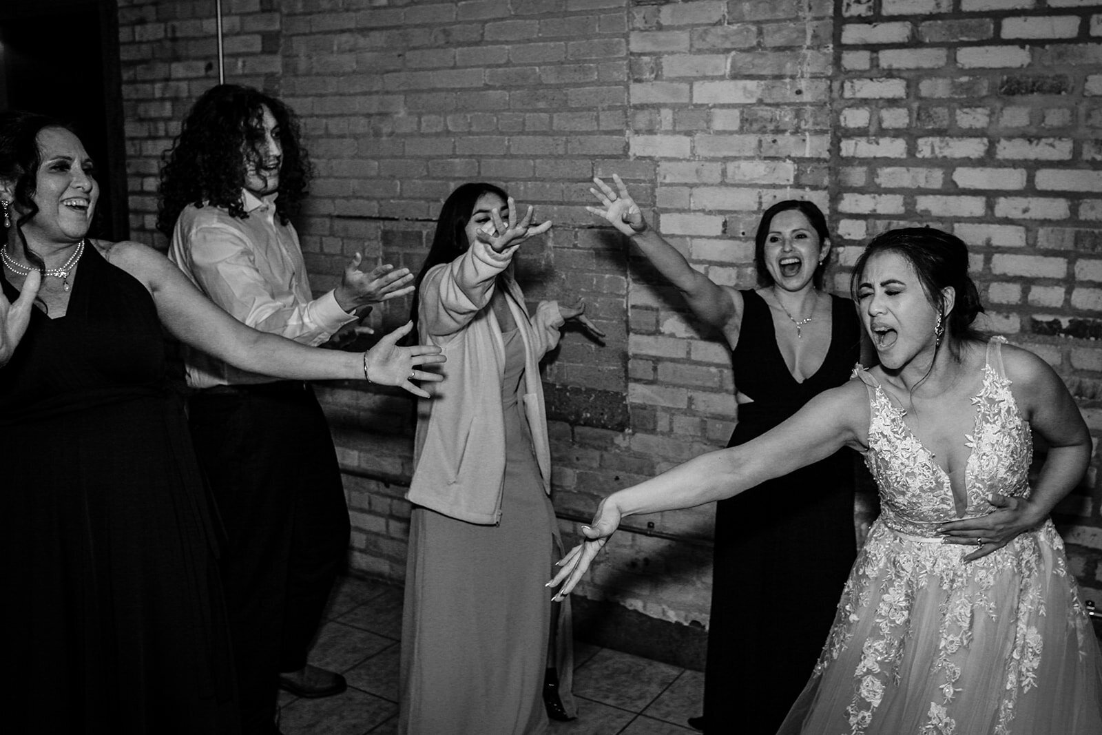 Minneapolis-Minnesota-Brewery-Wedding-Winter-Andy-Hardman-Photography-2022-833