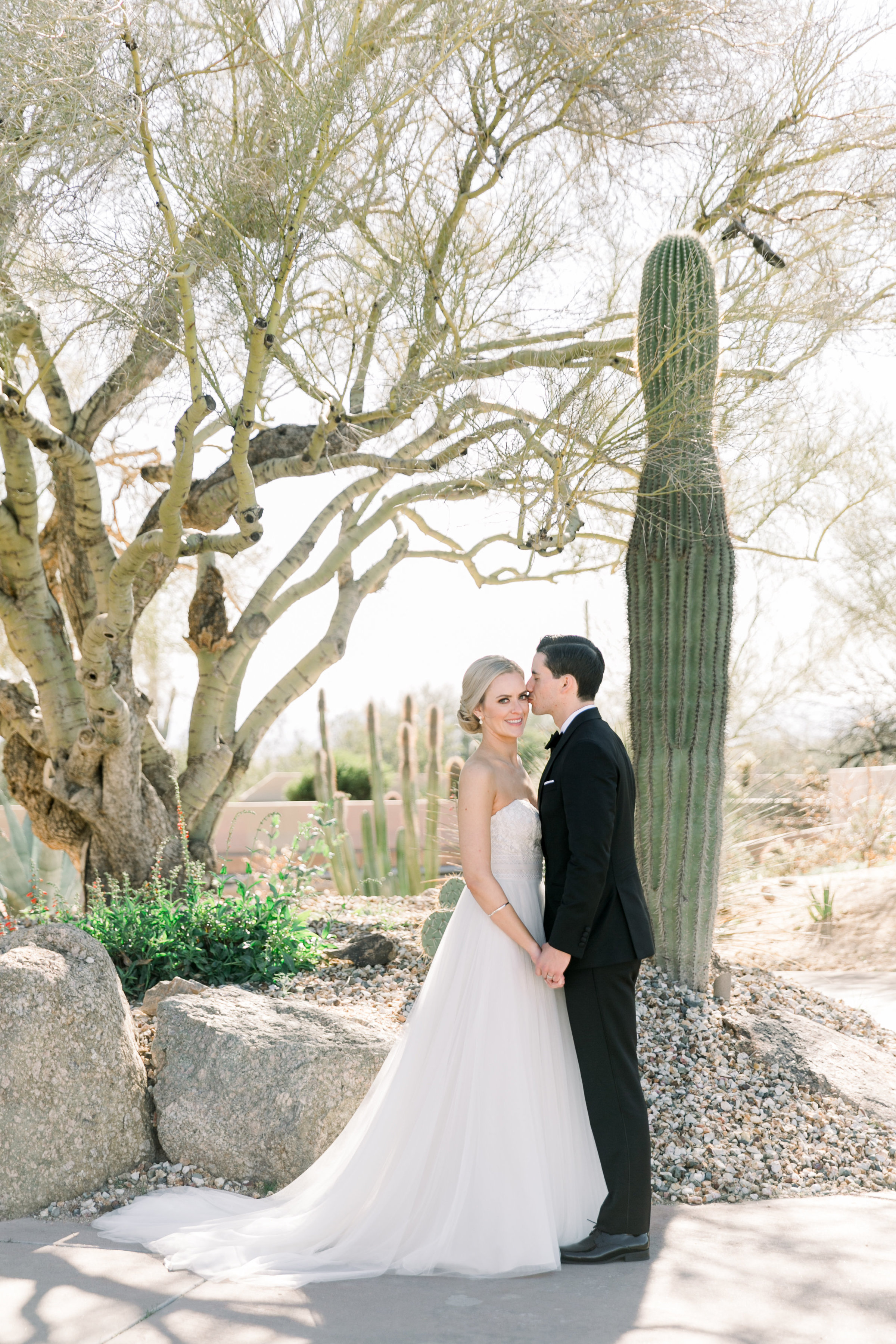 Karlie Colleen Photography - Arizona Wedding at The Troon Scottsdale Country Club - Paige & Shane -152