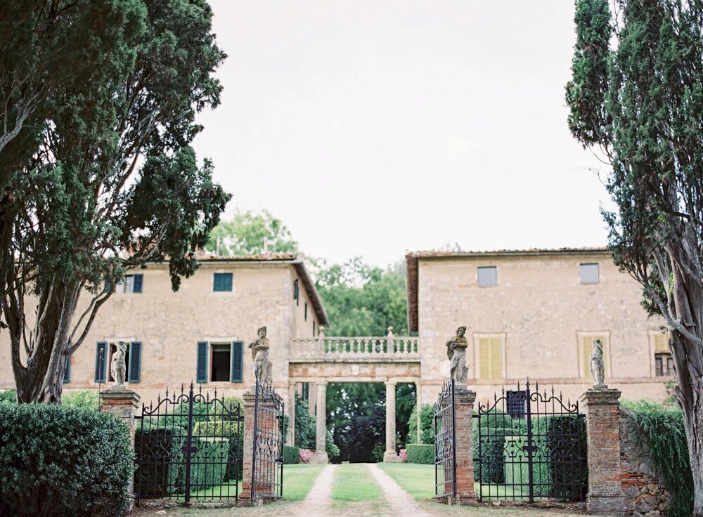 Borgo Stomennano Tuscany Wedding Photographer Luxury Bride Destination Fine art Film Wedding Vicki Grafton Photography.JPG9