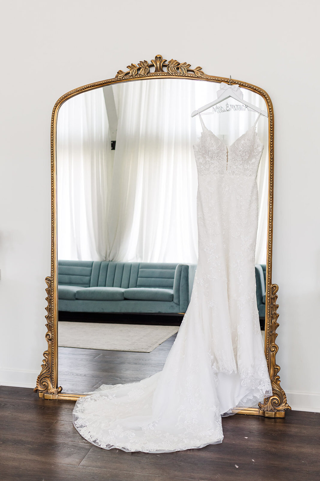 Alexis Fox Photography + Summer Wedding + The Sixpence + Zionsville + Indiana  (99 of 338)_websize (1)