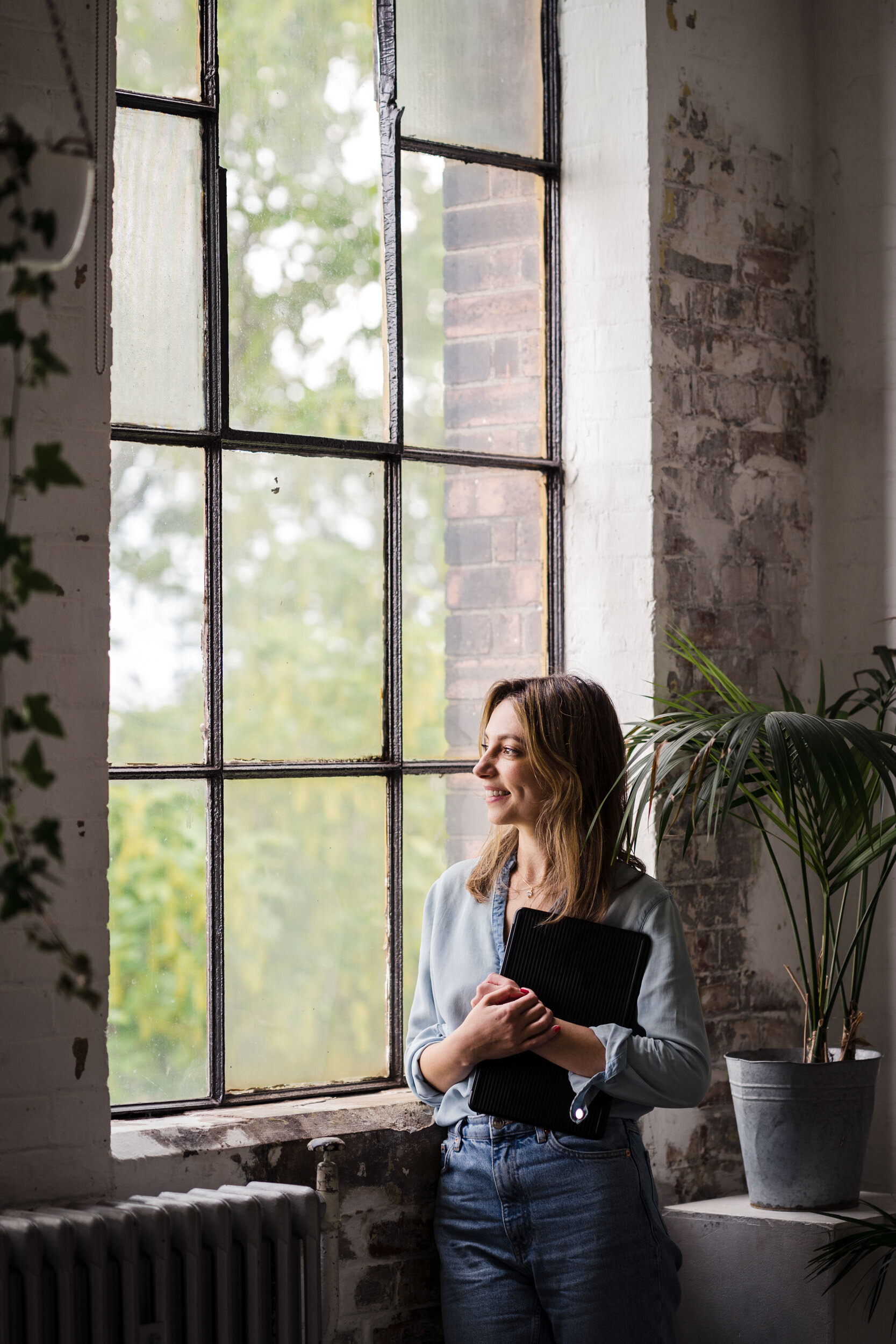 bella-foxwell-brand-photos-london-021