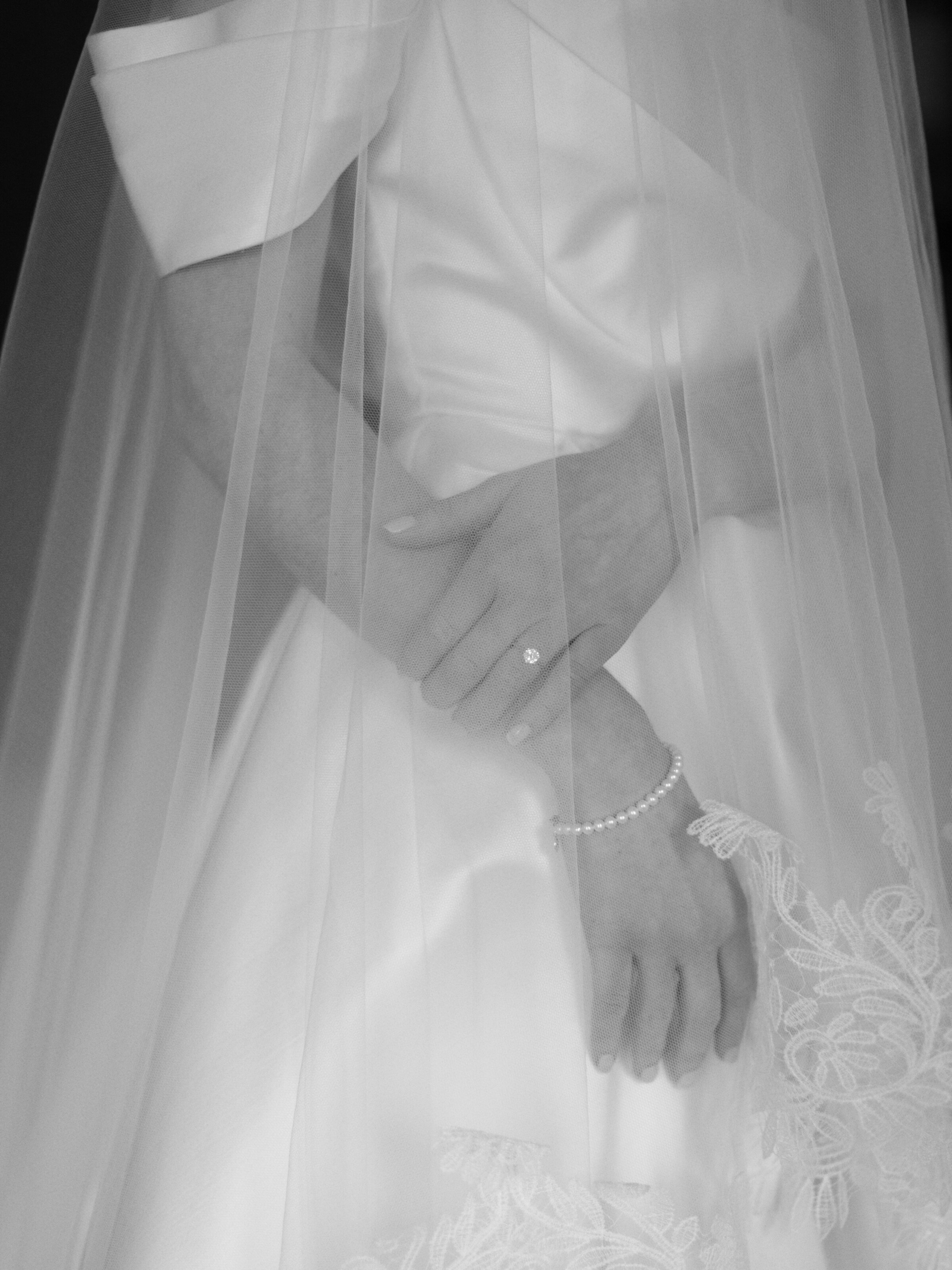 seattle-wedding-photographers-at-washington-athletic-club-the-tenneys-05