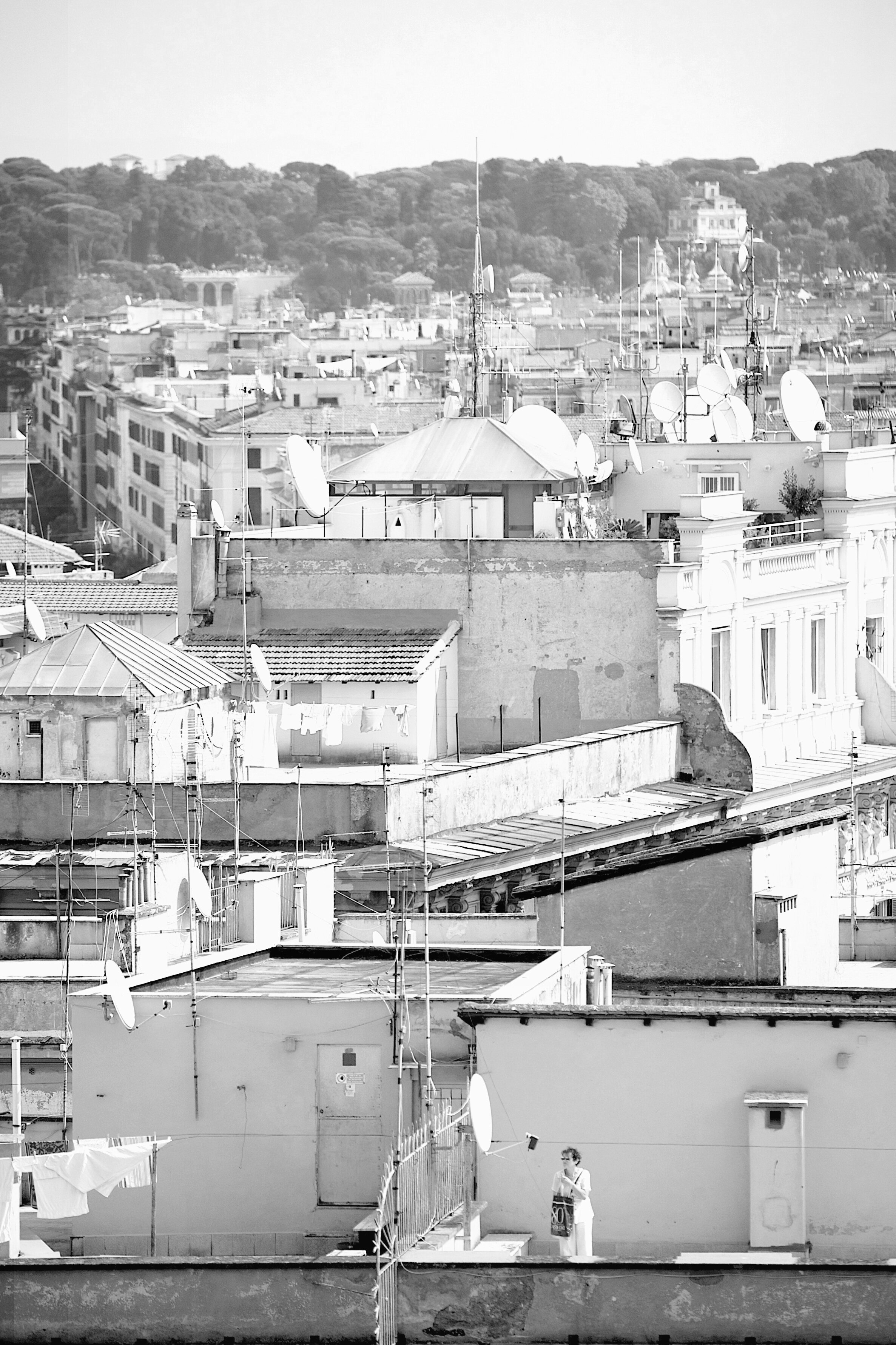 la-donna-sul-tetto