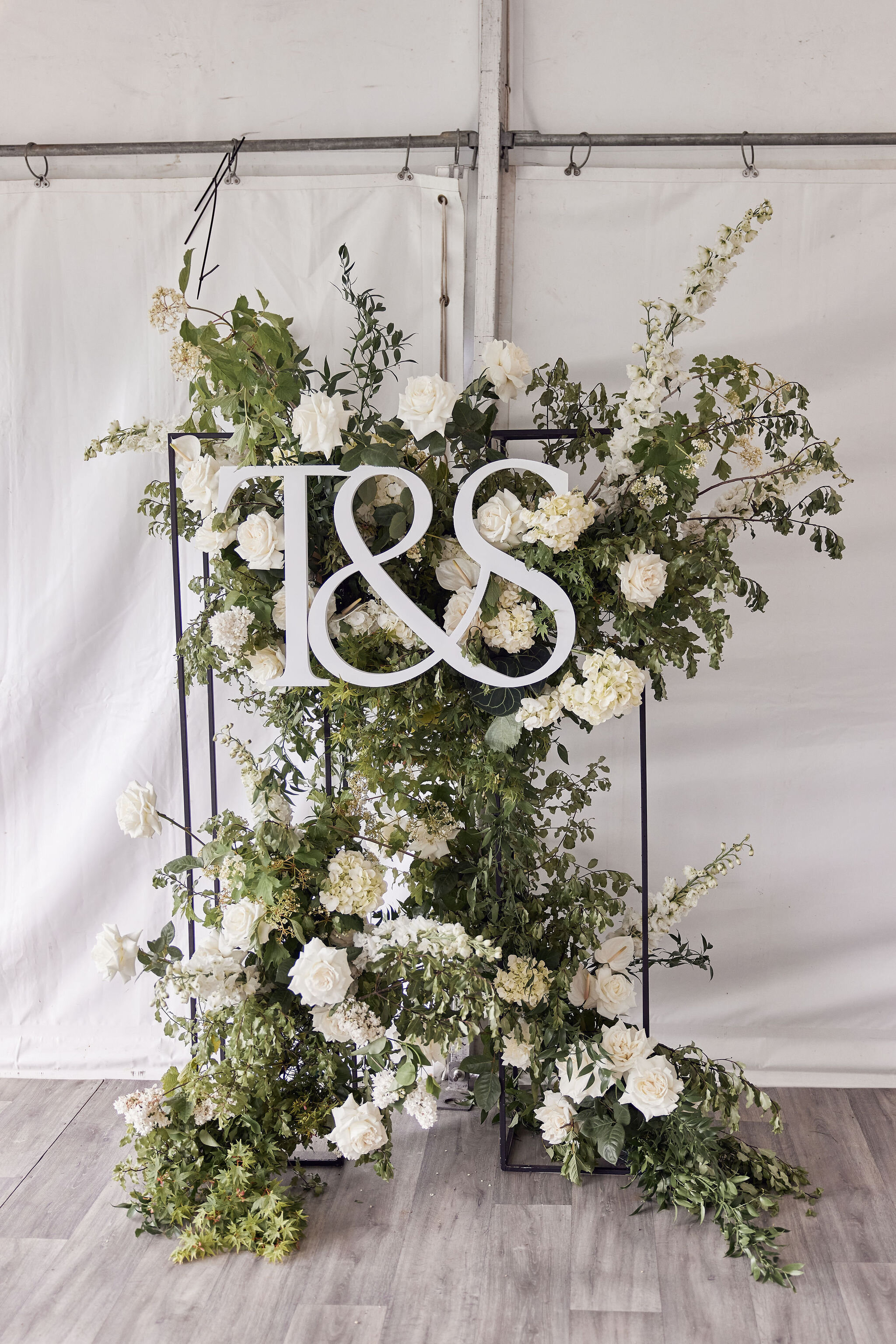 monogramsignage-weddingflowers