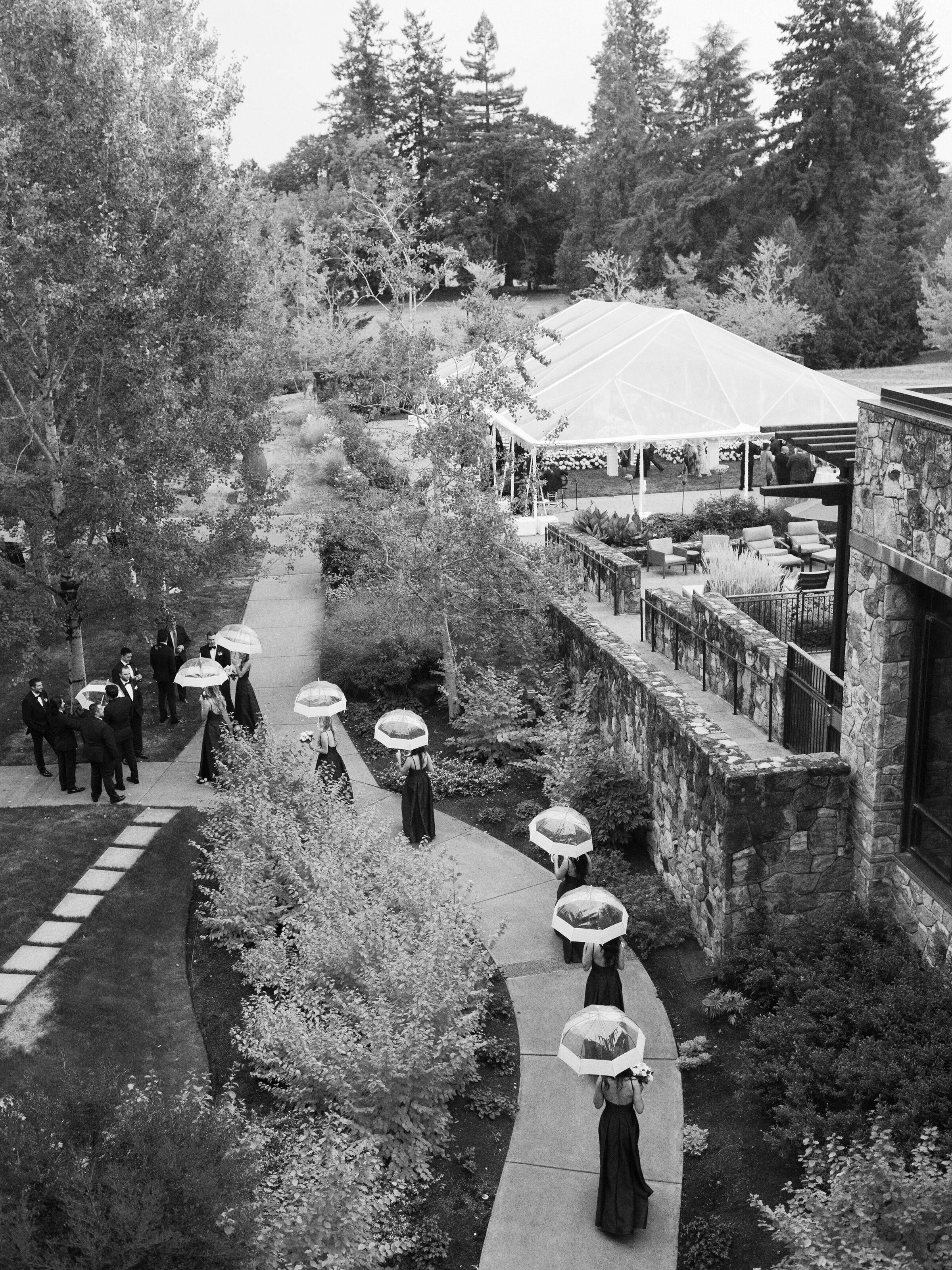 wedding-photo-at-the-allison-inn-and-spa-portland-oregon-by-the-tenneys-photography-01