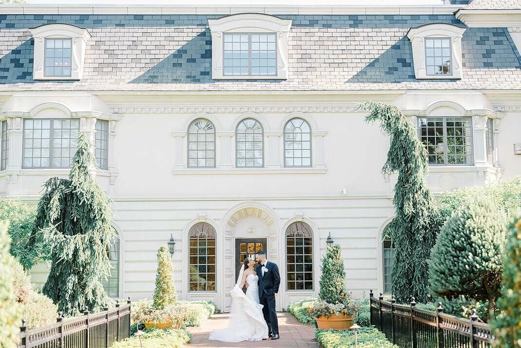 Naz and Matt’s love was one that started back during their sophomore year of highschool! Growing up together they’ve seen each other grow and change into two adults that are crazy about one another! Throughout t (3)