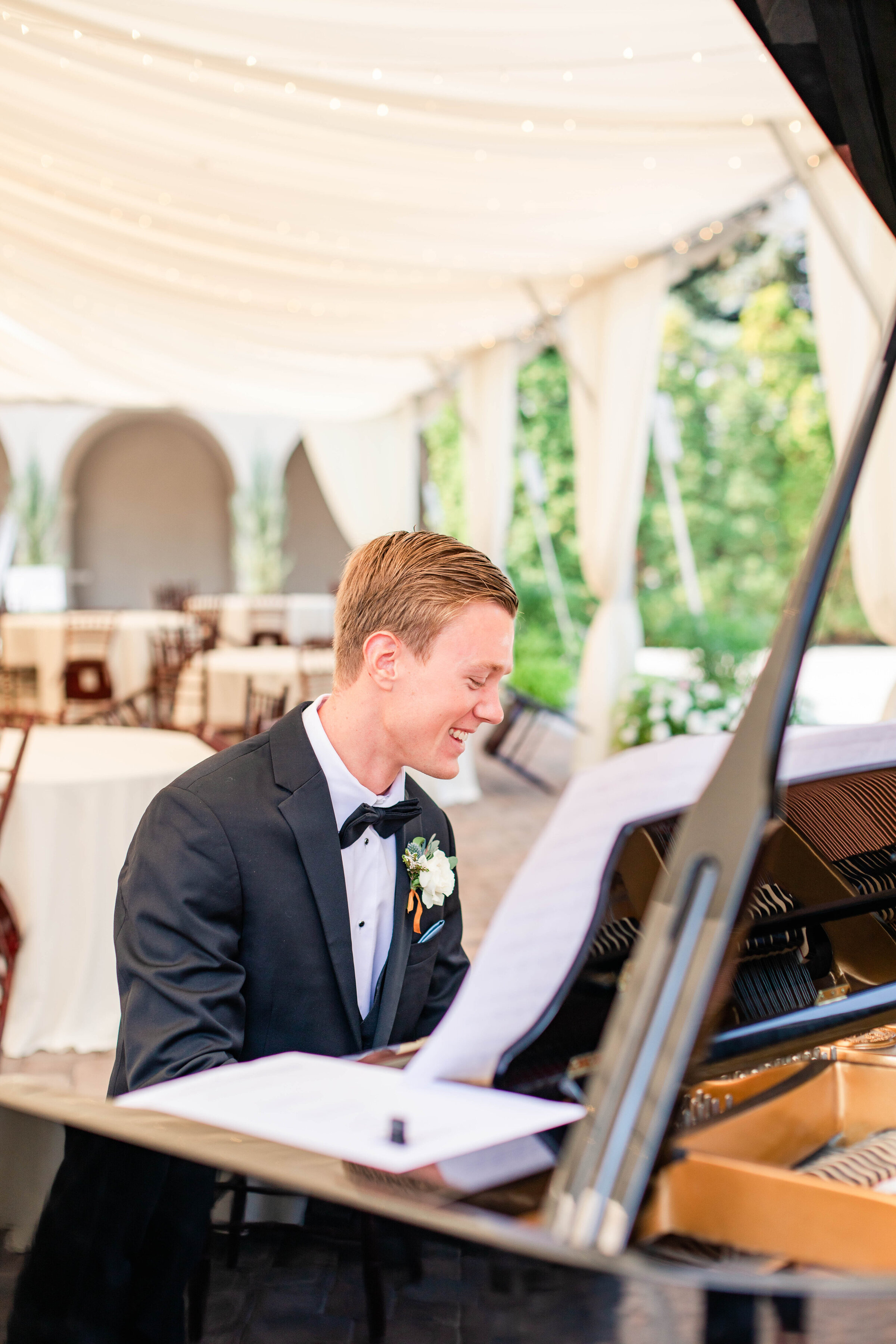 wedding pianist