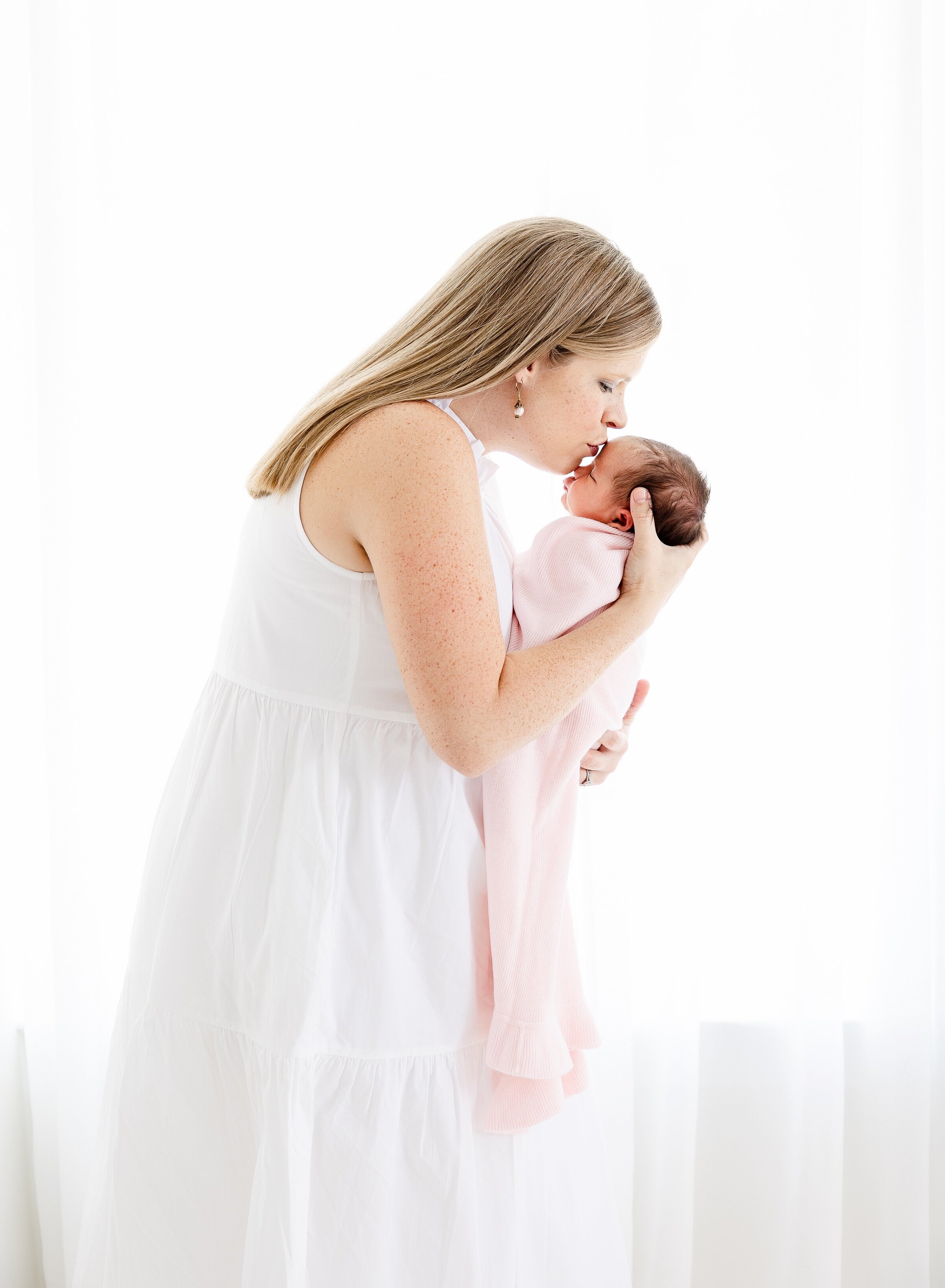 Jessica M_newborn5Y8A0162-2