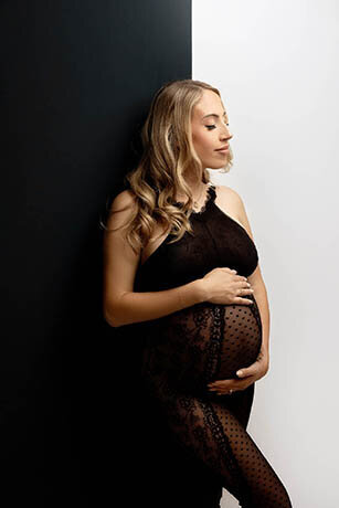 Pregnant women poses for her photoshoot in Vancouver