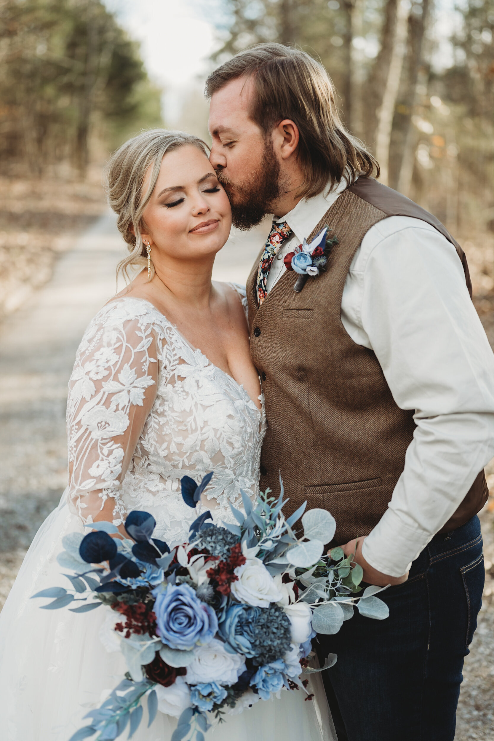 bride-and-groom-wedding-portraits