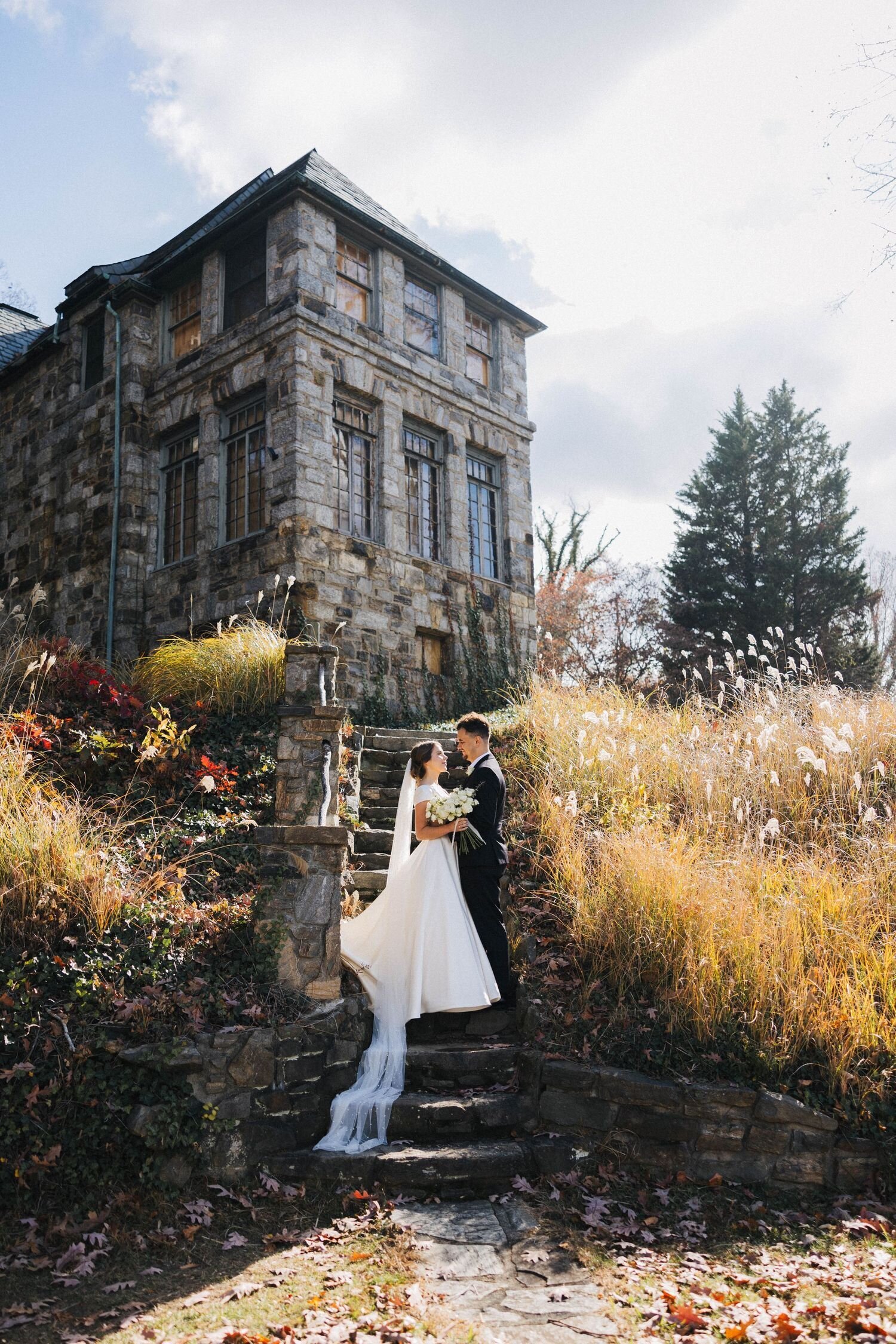 bride and groom at grove park inn