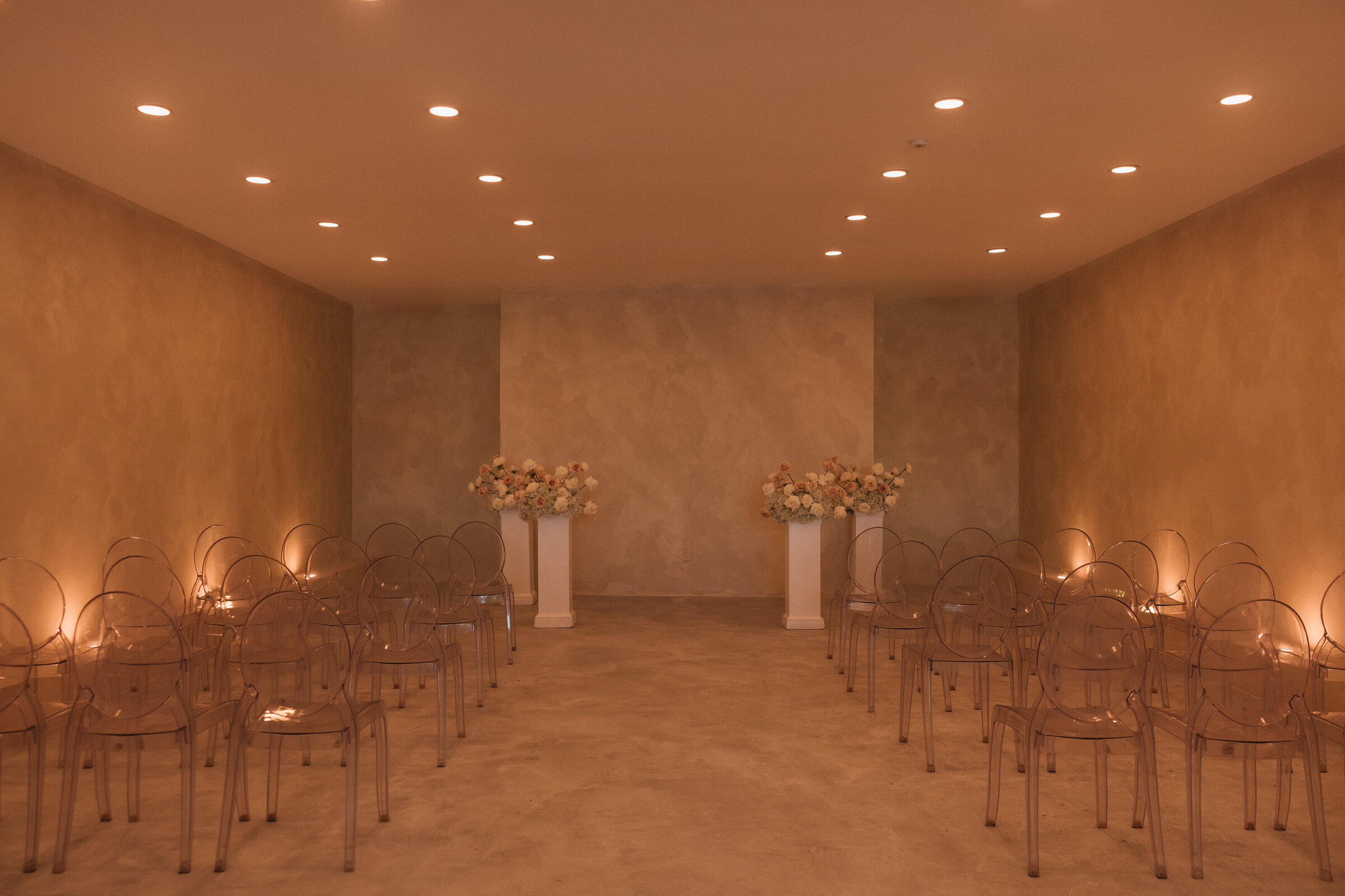 ThatChapelDowntownRomanticCeremony3