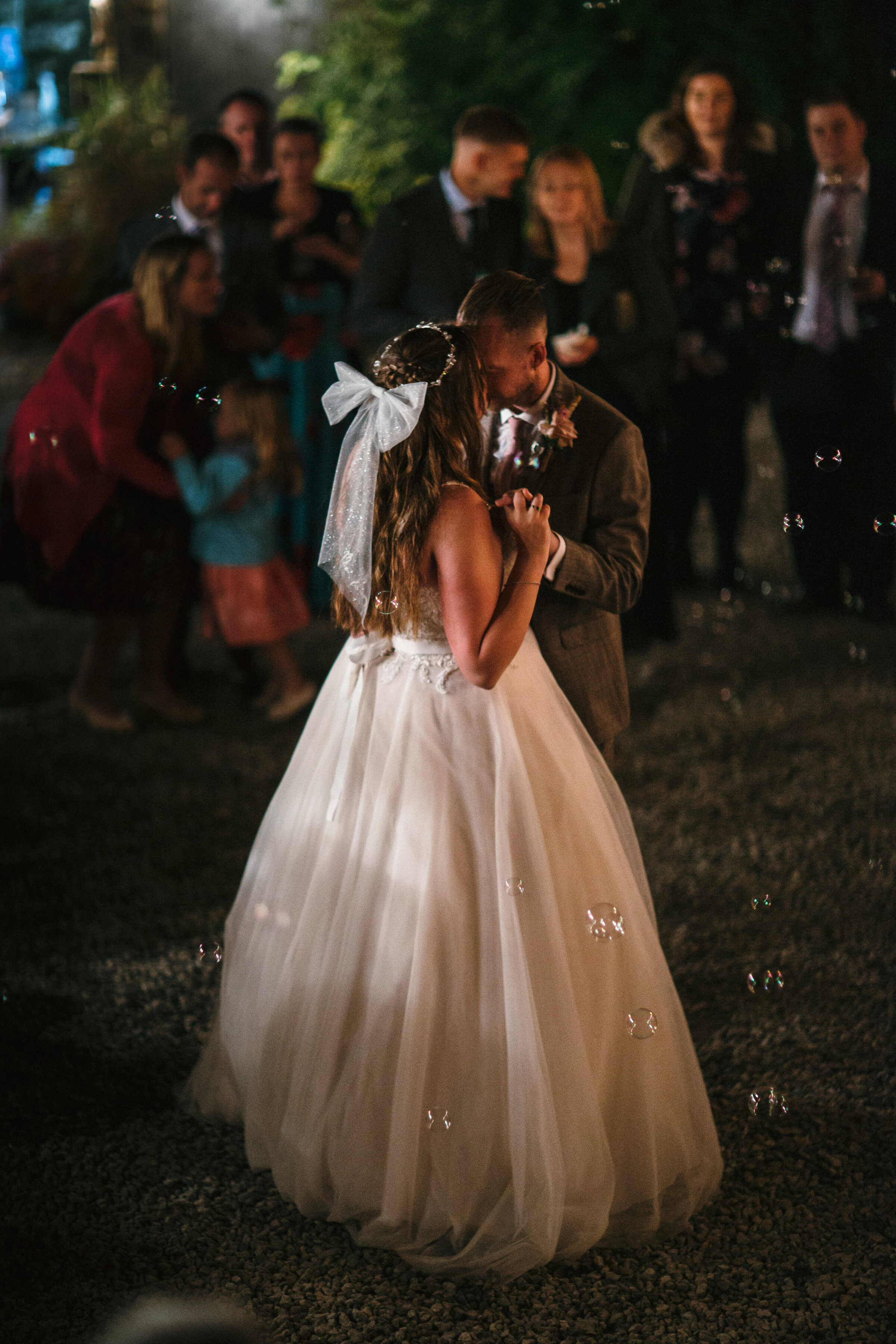 First Dance image_married couple dance under the stars