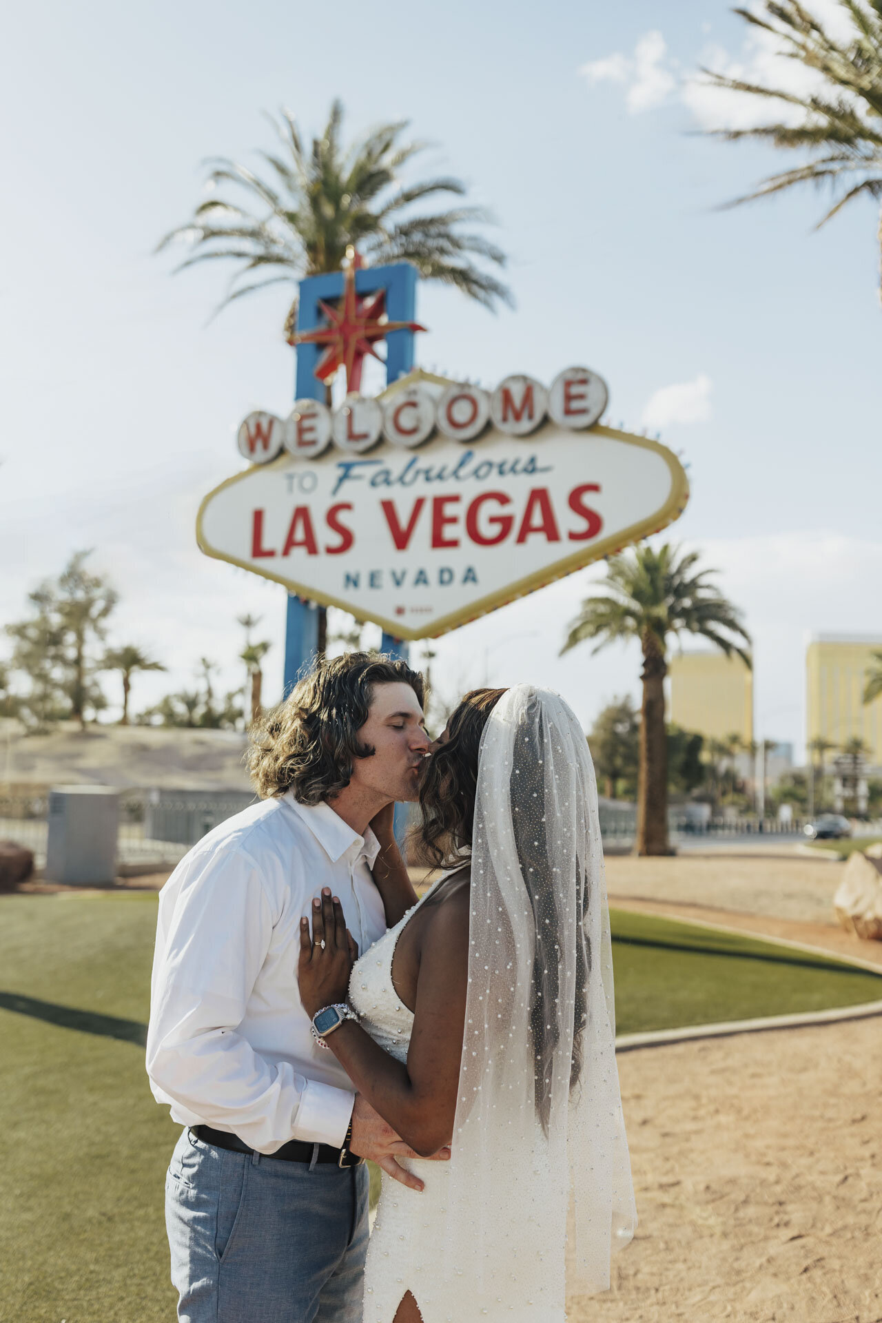 earth-to-madison-dallas-wedding-photographer-for-unique-couples6
