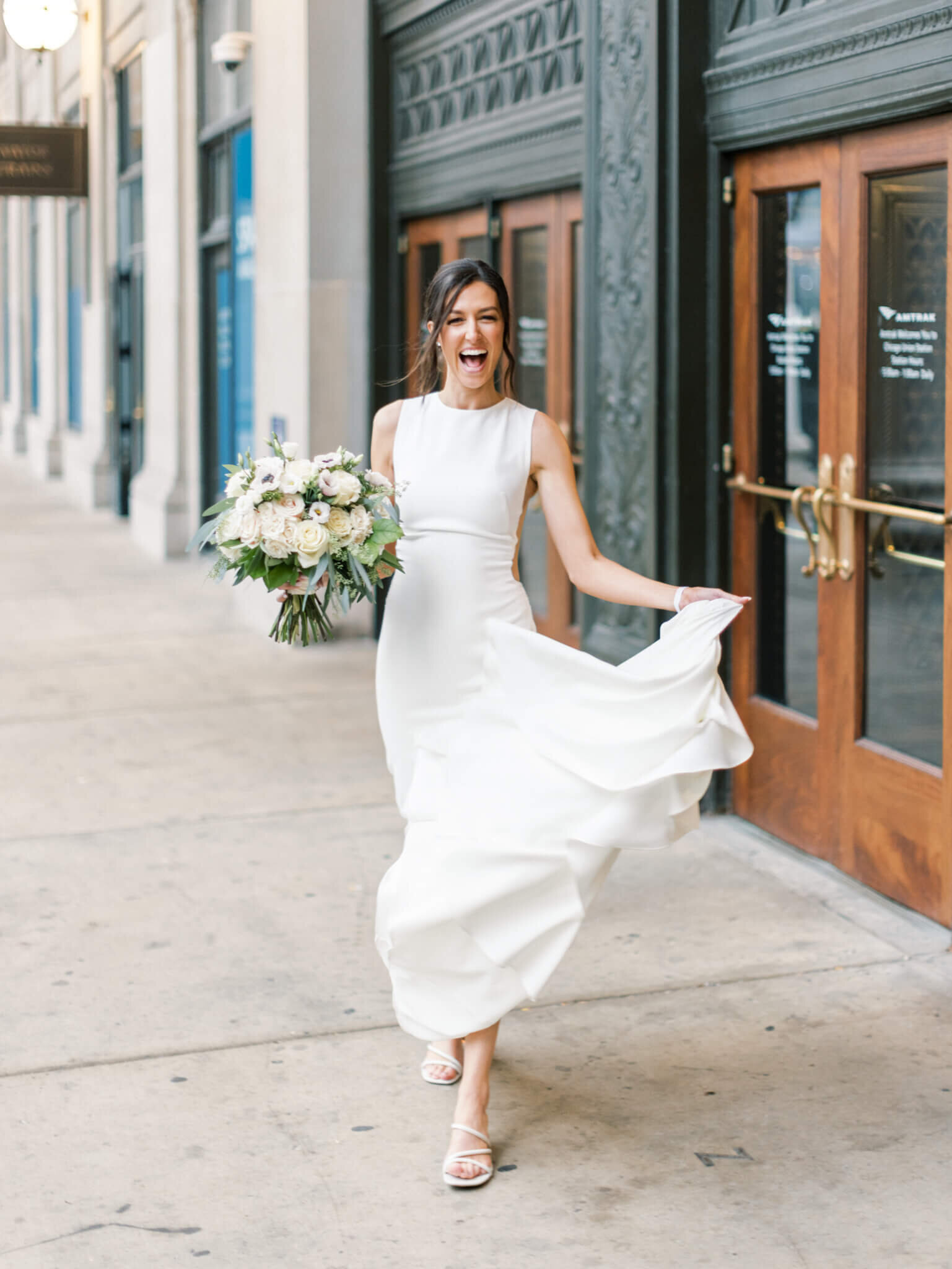 Chicago-Bride-at-Union-Station