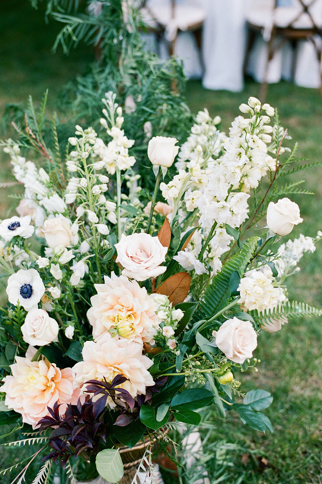 Spring wedding florals at a saratoga springs wedding photographed by Julia Rebecca Photography