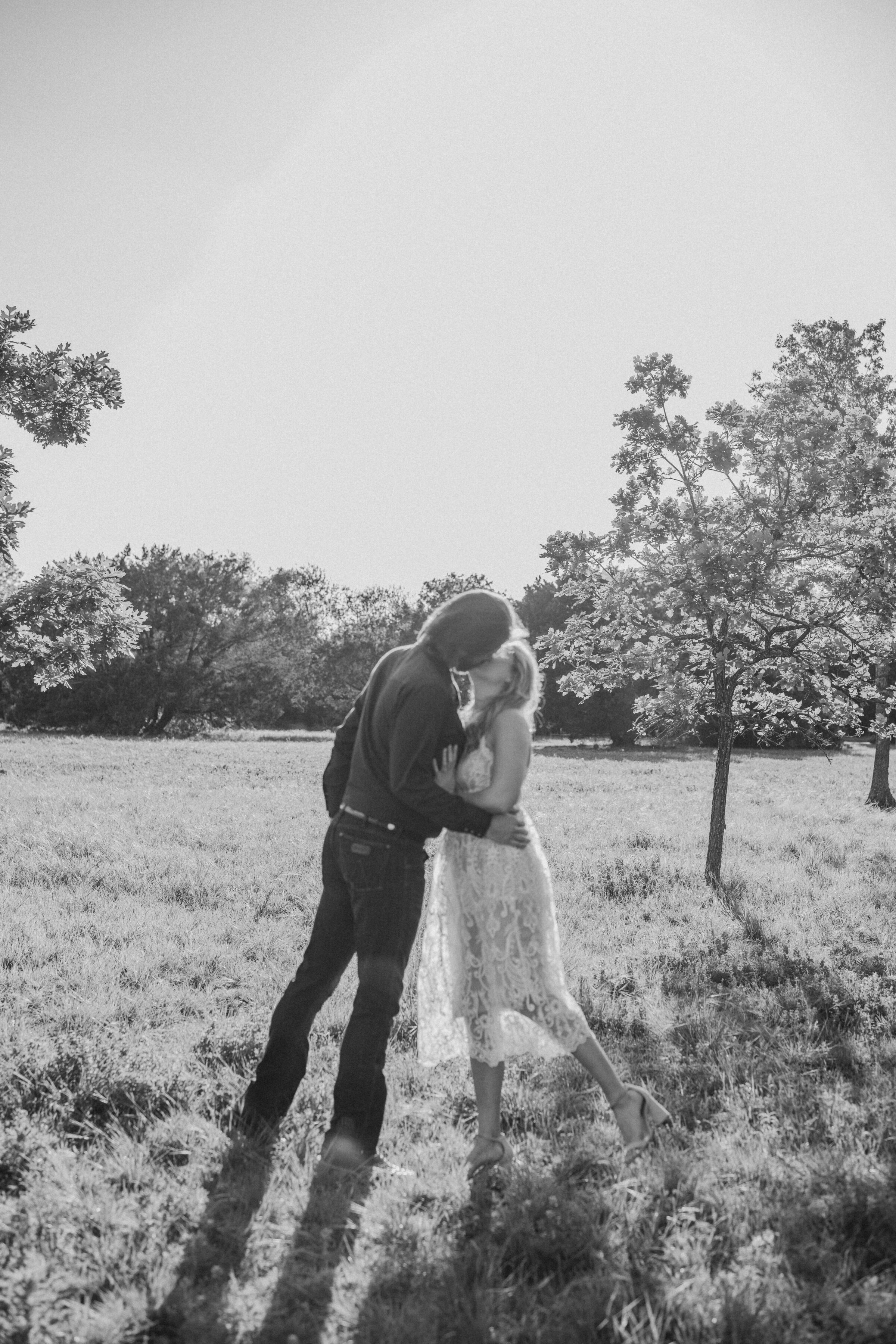 black-and-white-couple-session-dancing