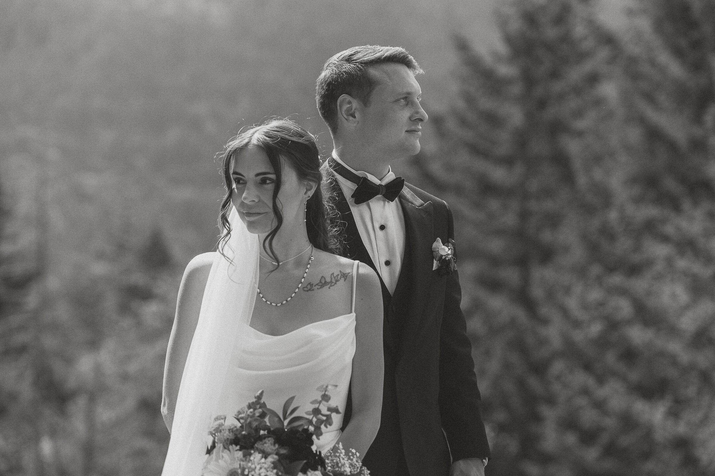 R&H-wedding-caleb-pike-victoria-bc-latitude 49 photography-couples portraits--4B&W