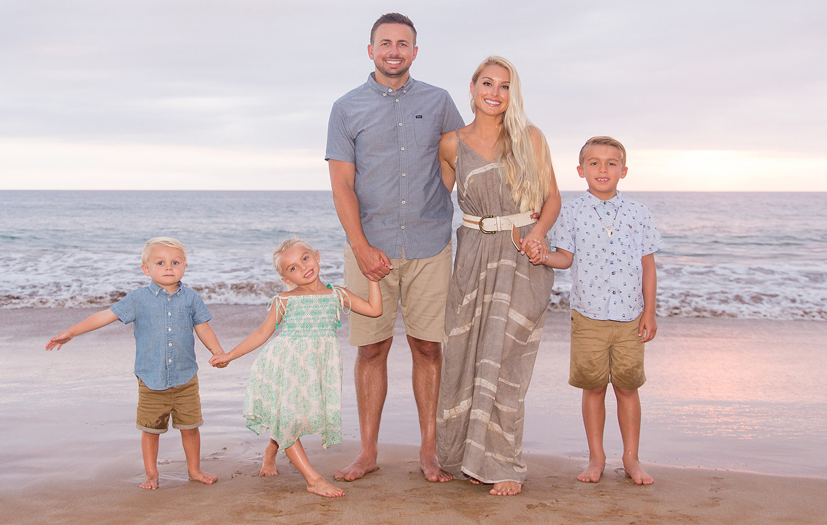 Family session from Los Angeles arrived Maui with big smiles.