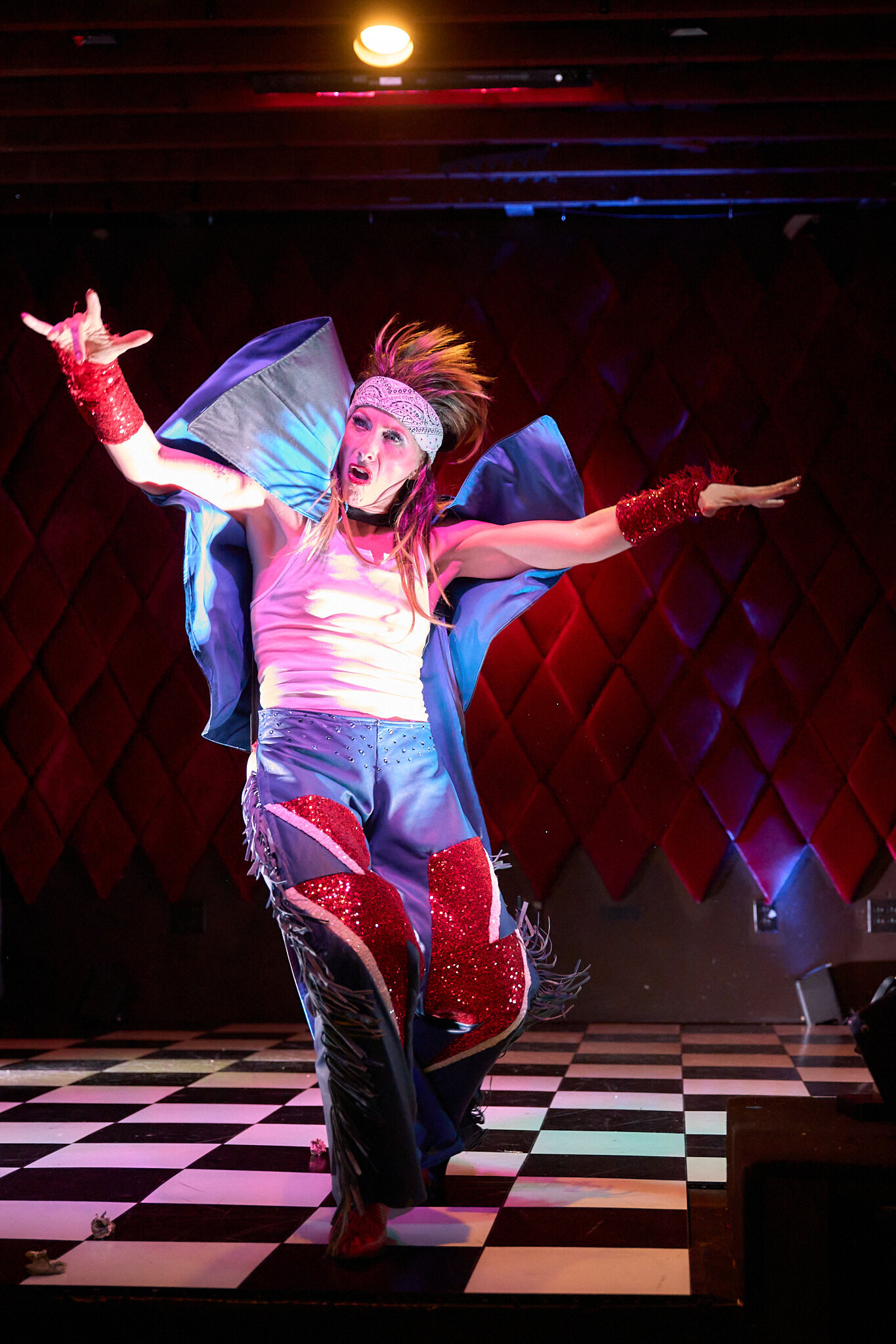 woman_burlesque_red_sequin