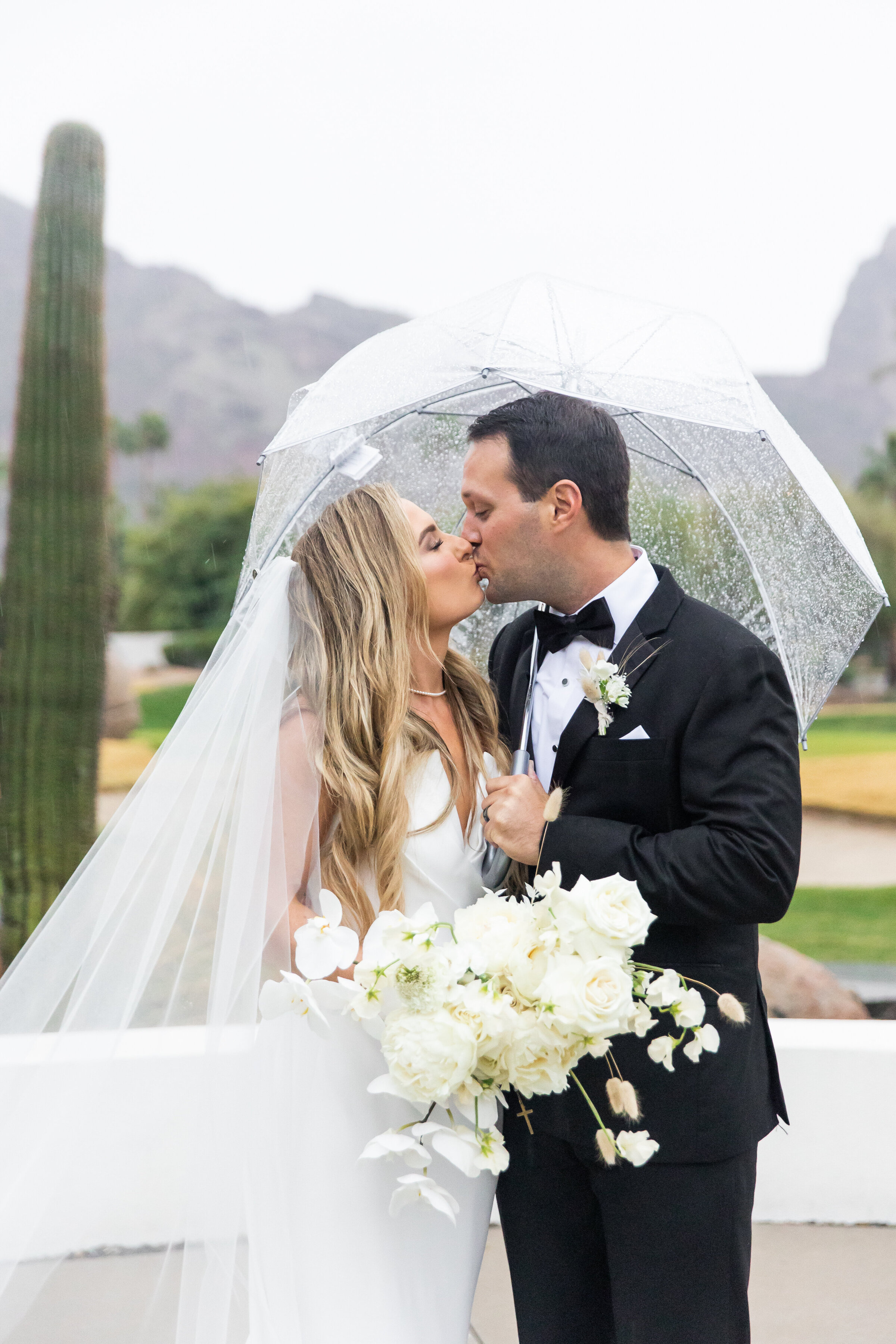 Karlie Colleen Photography - Molly & Casey - Mountain Shadows - Paradise Valley Arizona Wedding-586