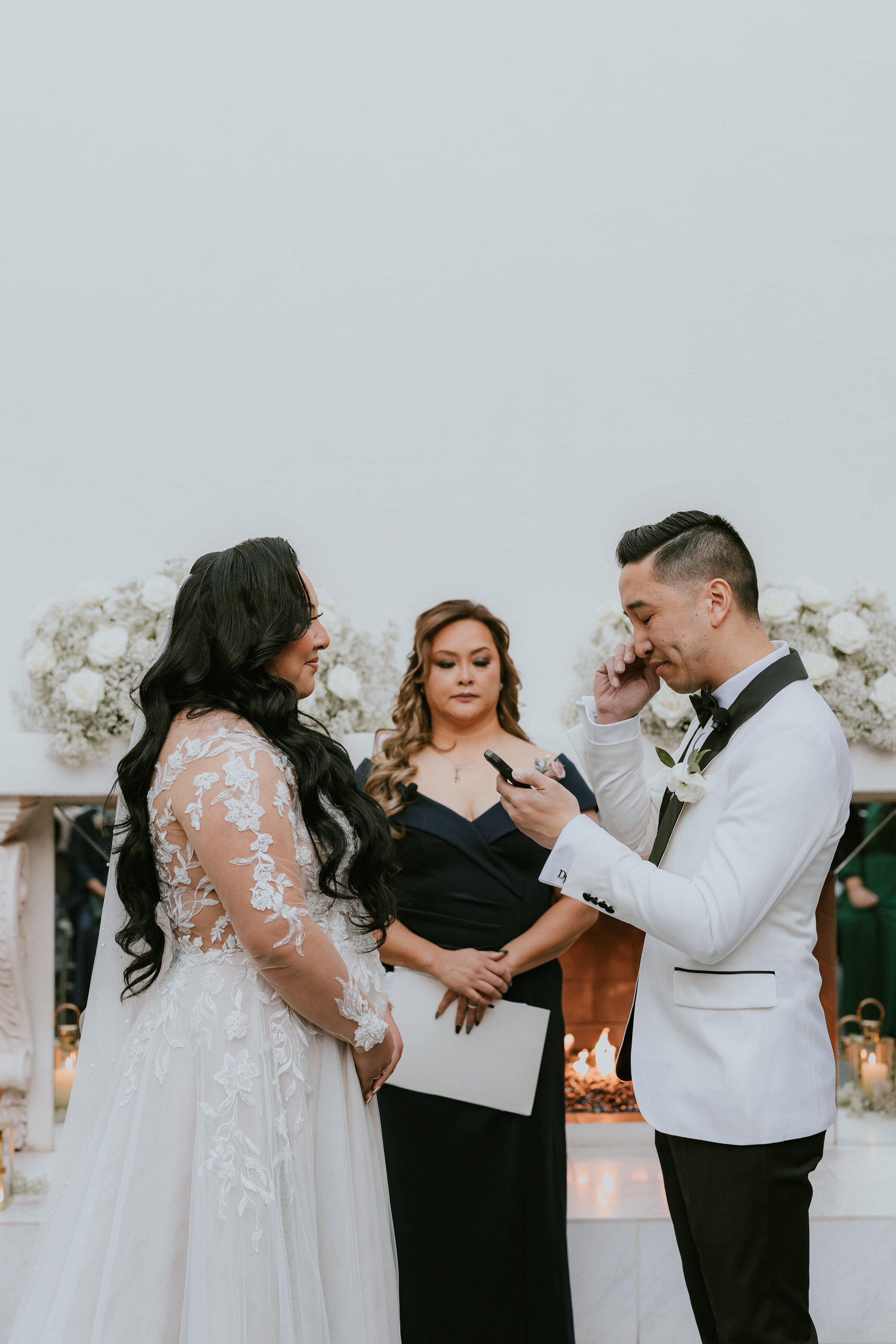 soho63-phoenix-wedding-venue-emotions-during-vows