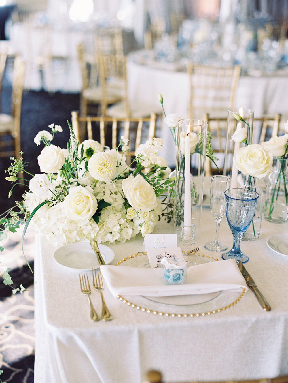 blue and white wedding table decor