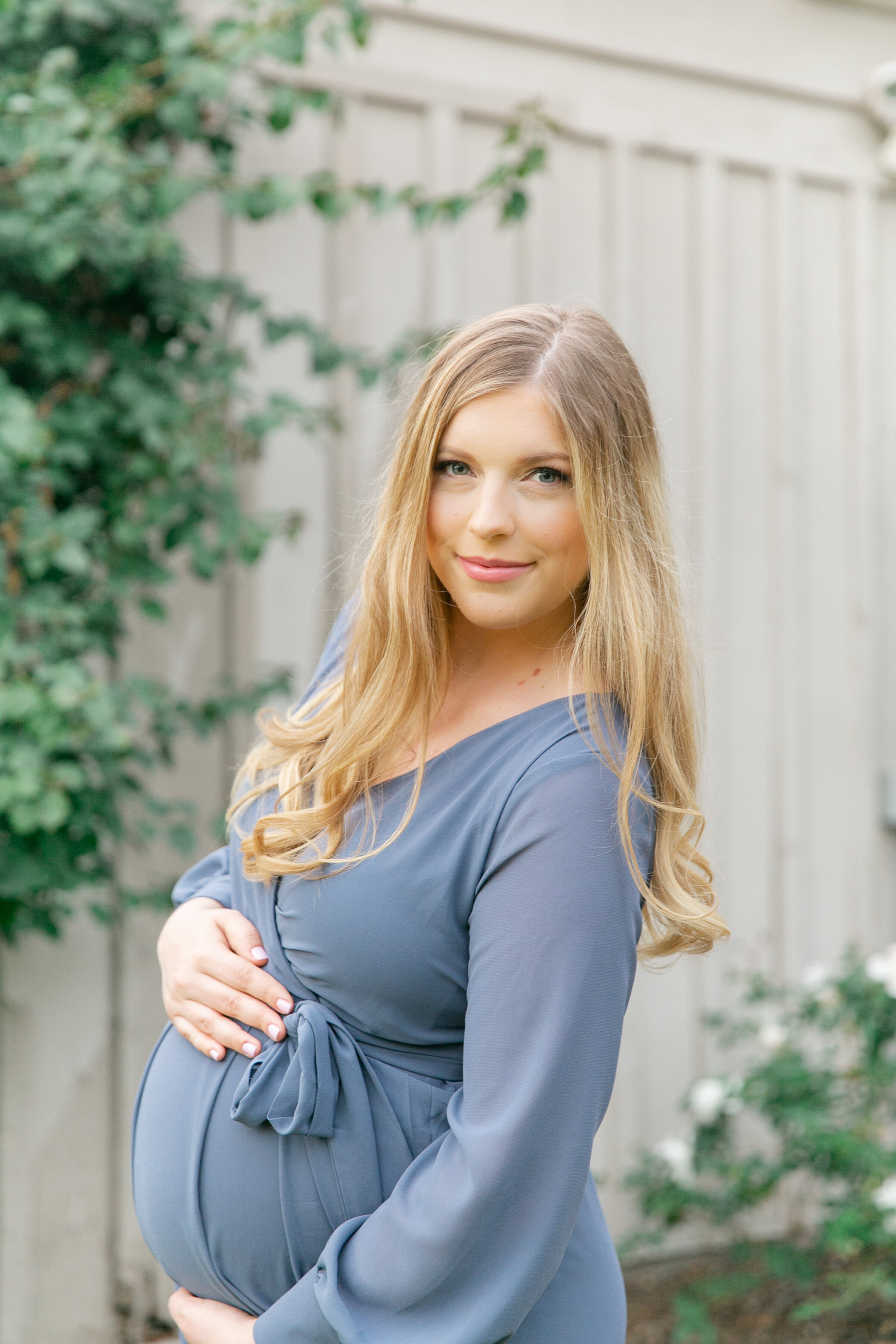 Karlie Colleen Photography - Phoenix Arizona Maternity Session - Green Historic Home - Hannah & Calvin -57